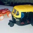 troc de troc 2 miniatures véhicules originaux tuk-tuk et bolide hape image 0