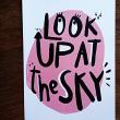 troc de troc affiche "look up at the sky". image 0