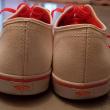 troc de troc baskets blanches et corail. reserve. image 1