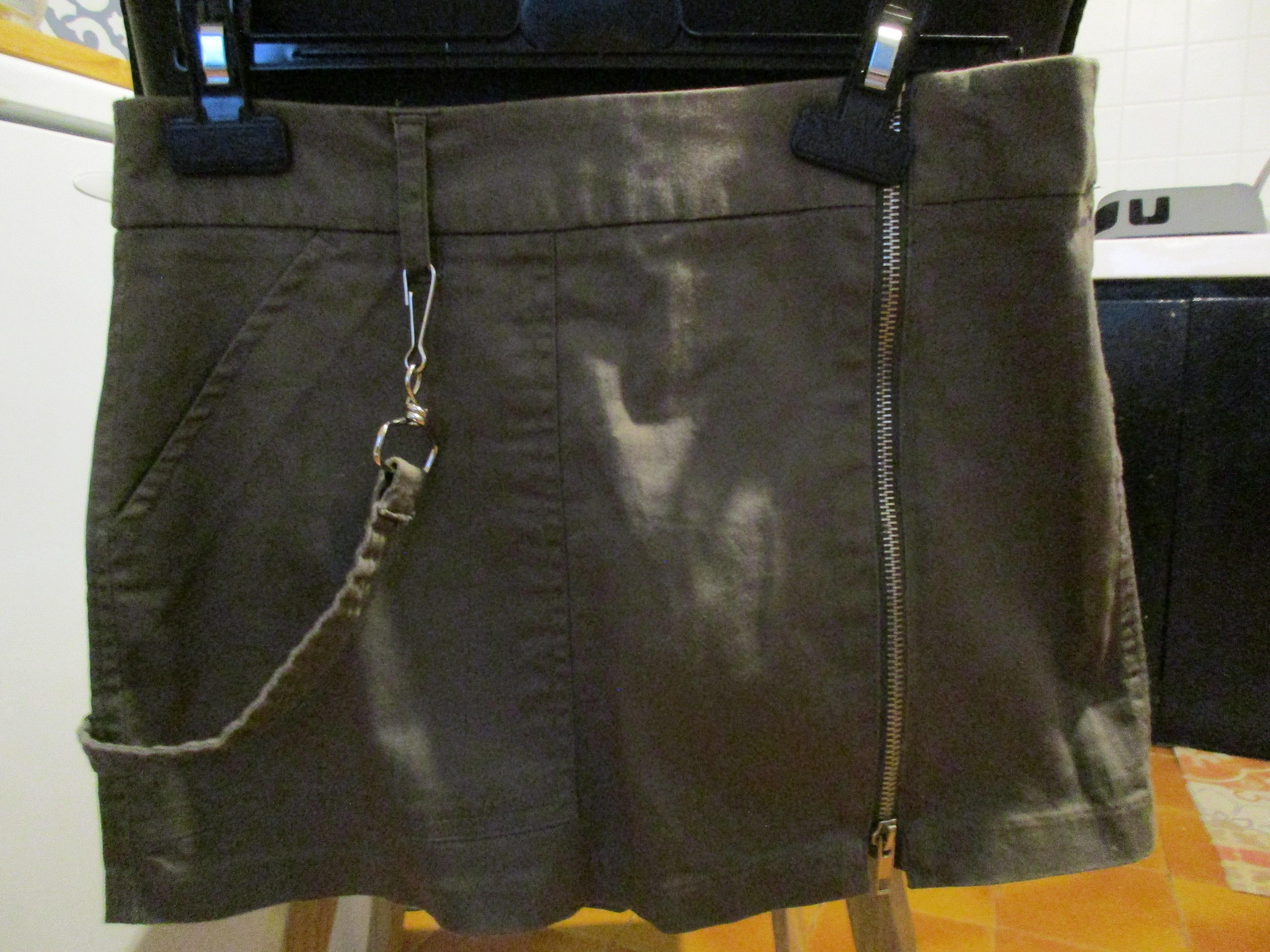 troc de troc mini-jupe trés bon état jennyfer image 0