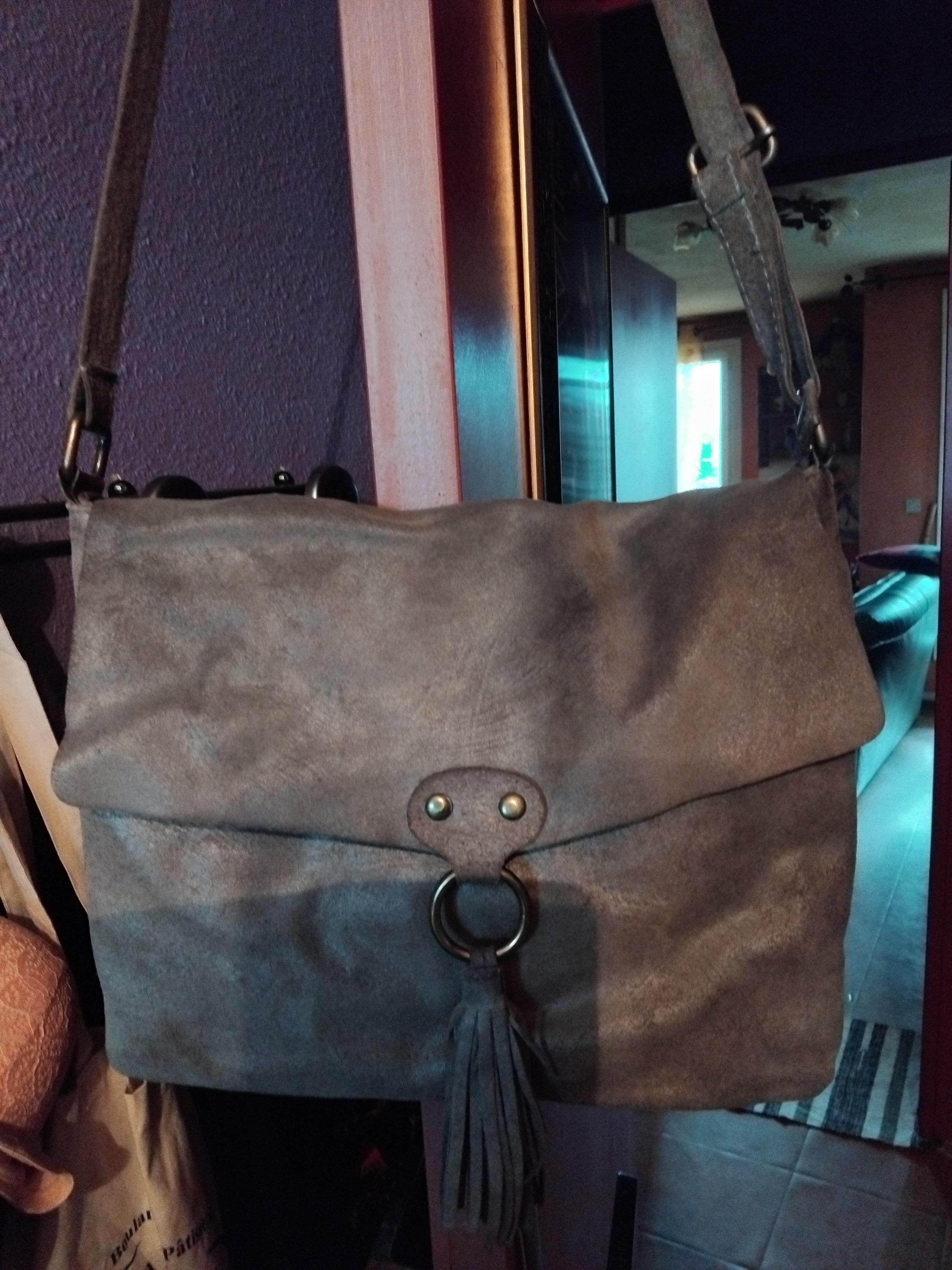 troc de troc sacoche cuir tbe grise la petite maro image 0