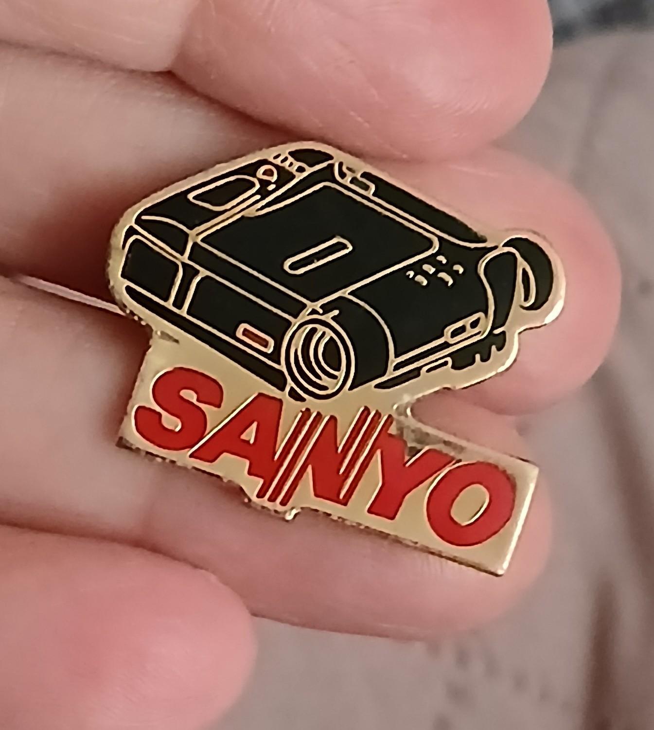 troc de troc n 24 reserver gigi un pins ' sanyo ' image 0