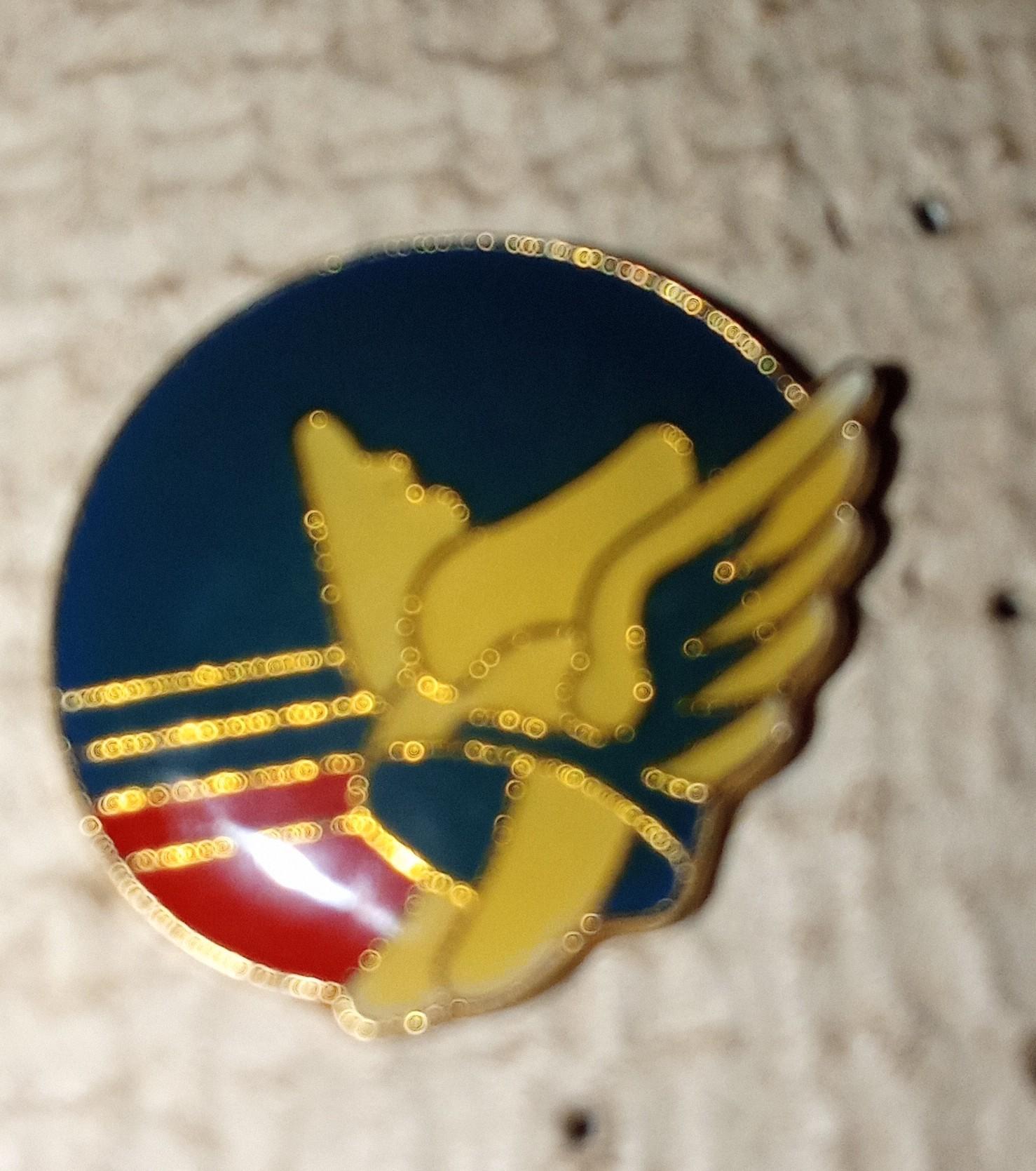 troc de troc pin's sans attache image 0