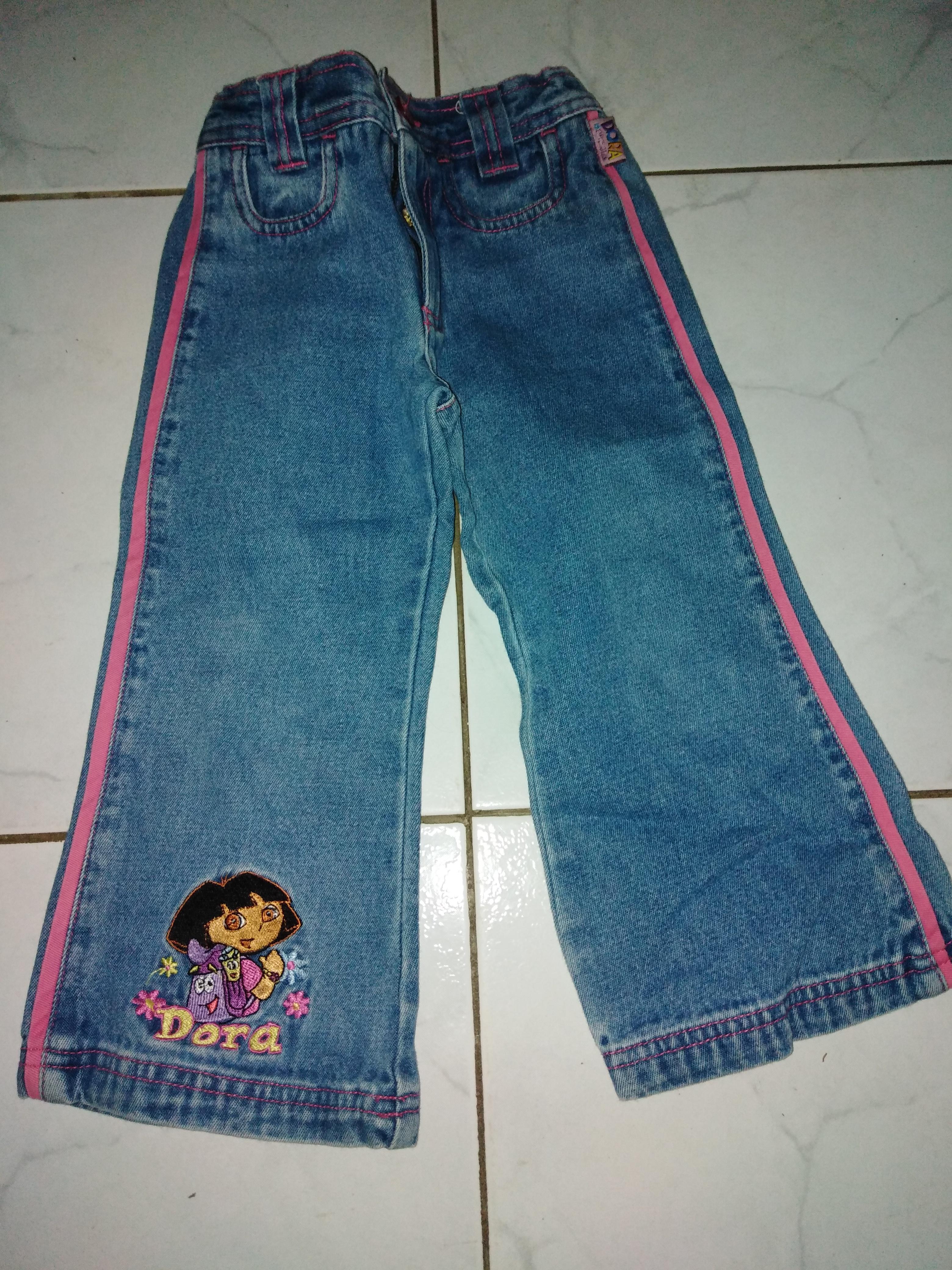 troc de troc jeans dora taille 3ans image 0