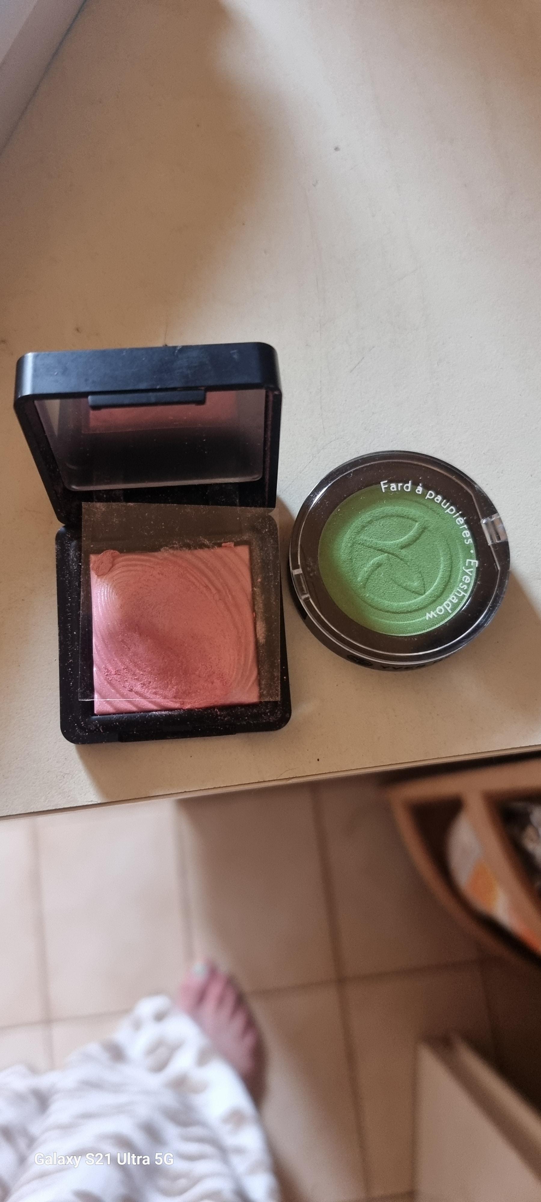troc de troc donne 2 fards à paupières image 0