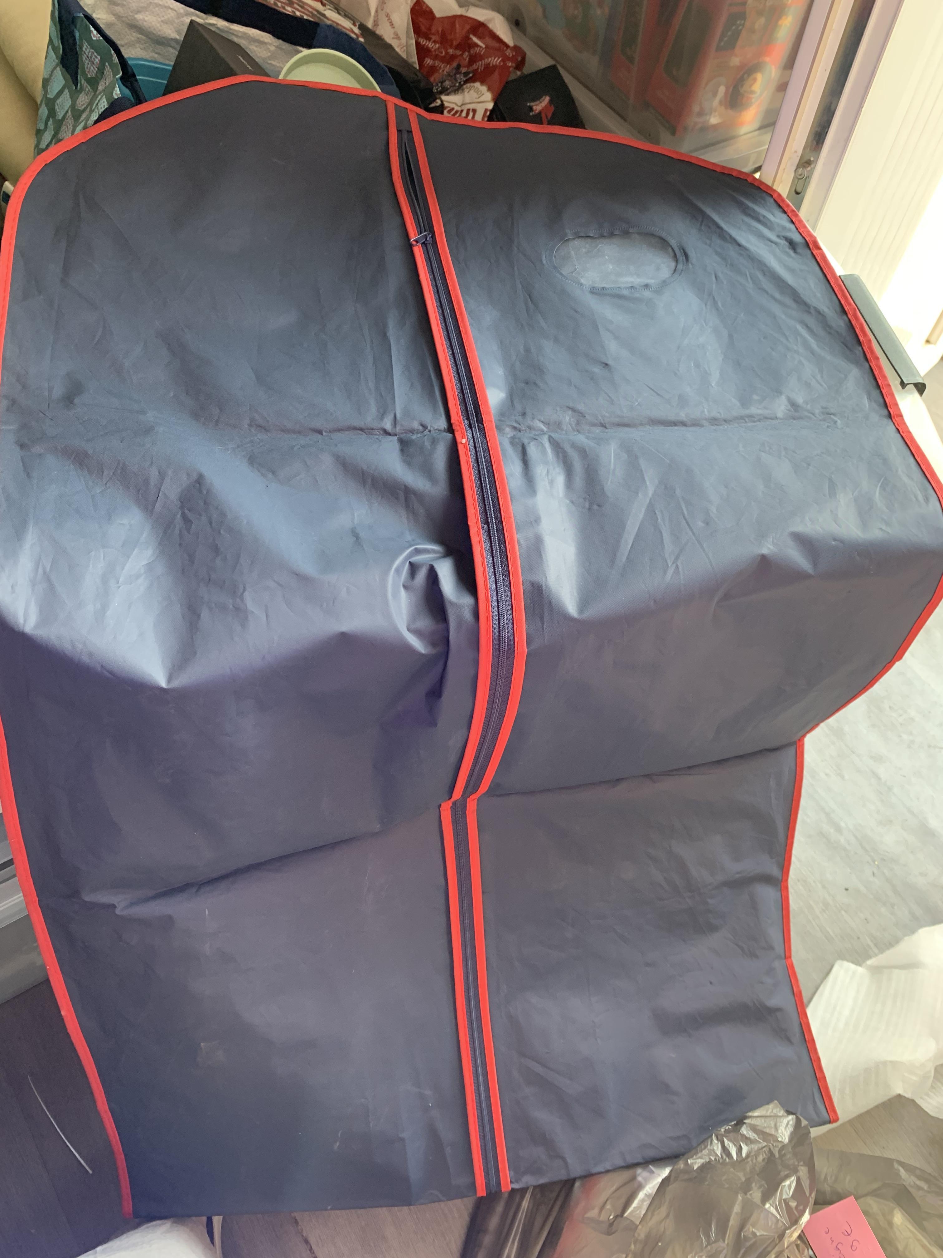 troc de troc housse de vêtements pour robe. image 0
