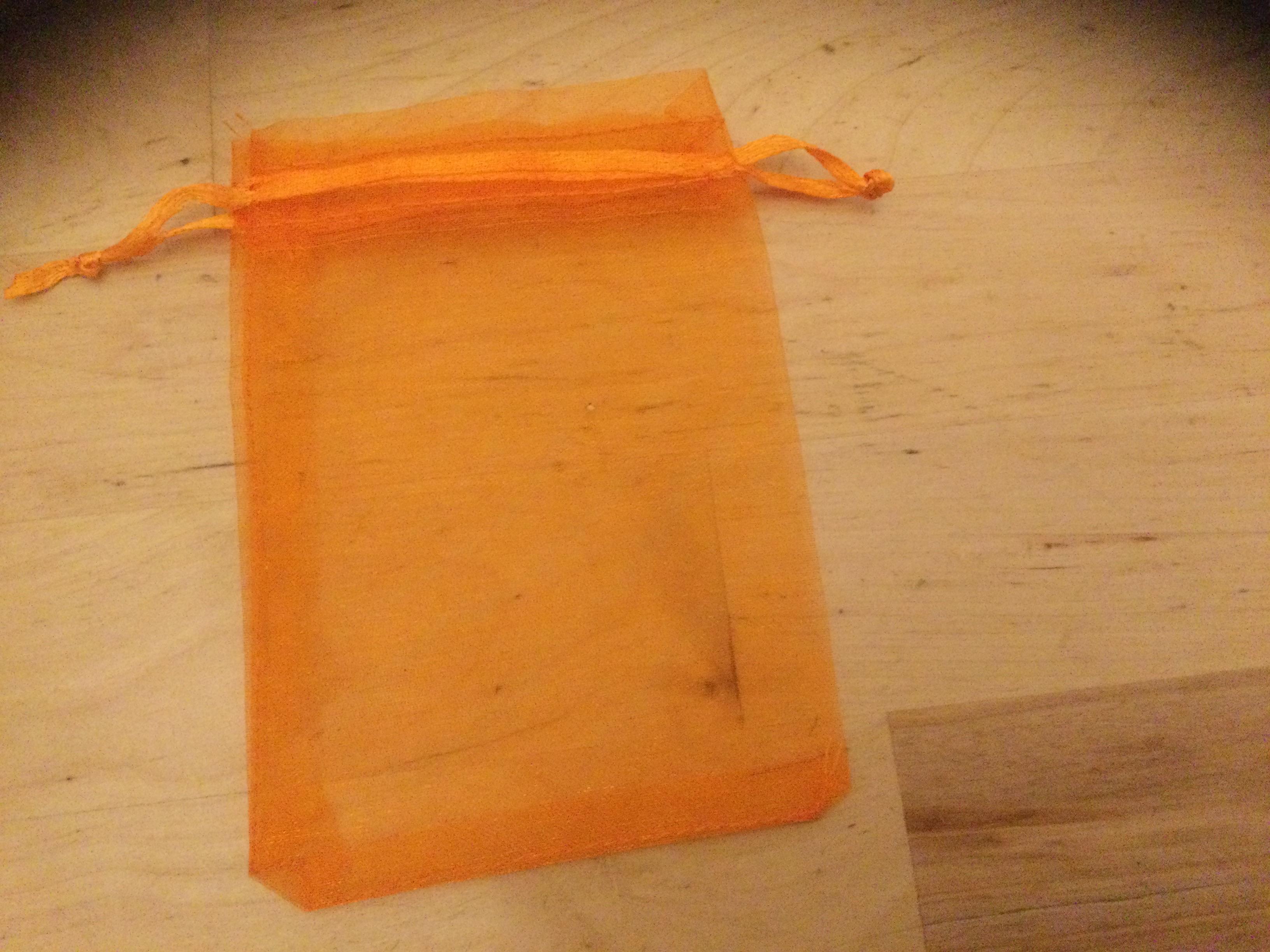 troc de troc pochette orange réservé f image 0