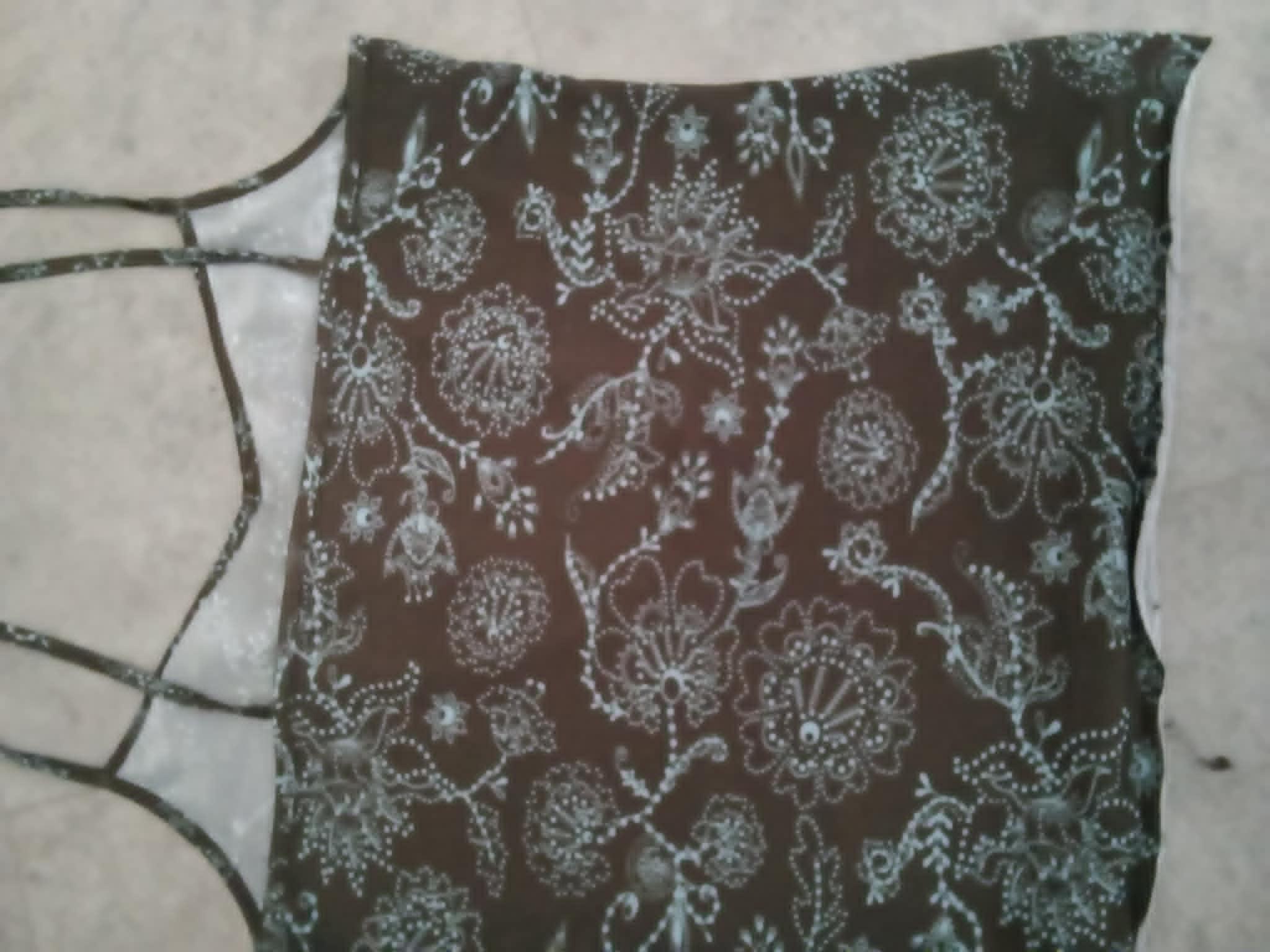 troc de troc debardeur  taille 40/42 tres bon etat image 1