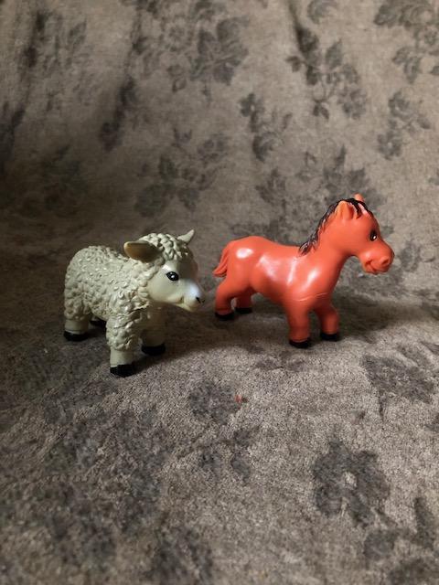 troc de troc cheval et mouton plastique mou largeur 9cm approx. image 0