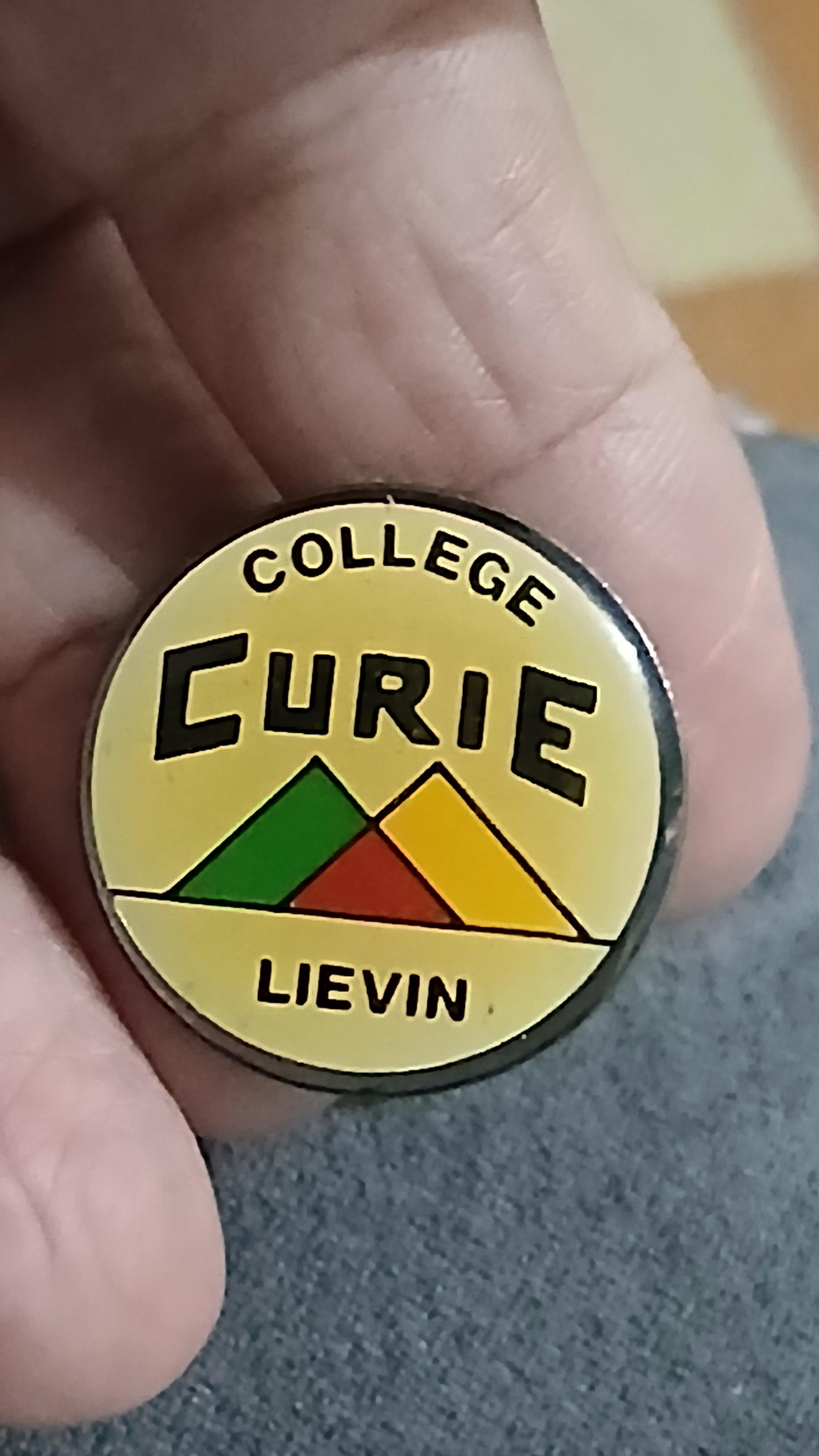 troc de troc un pins image 0