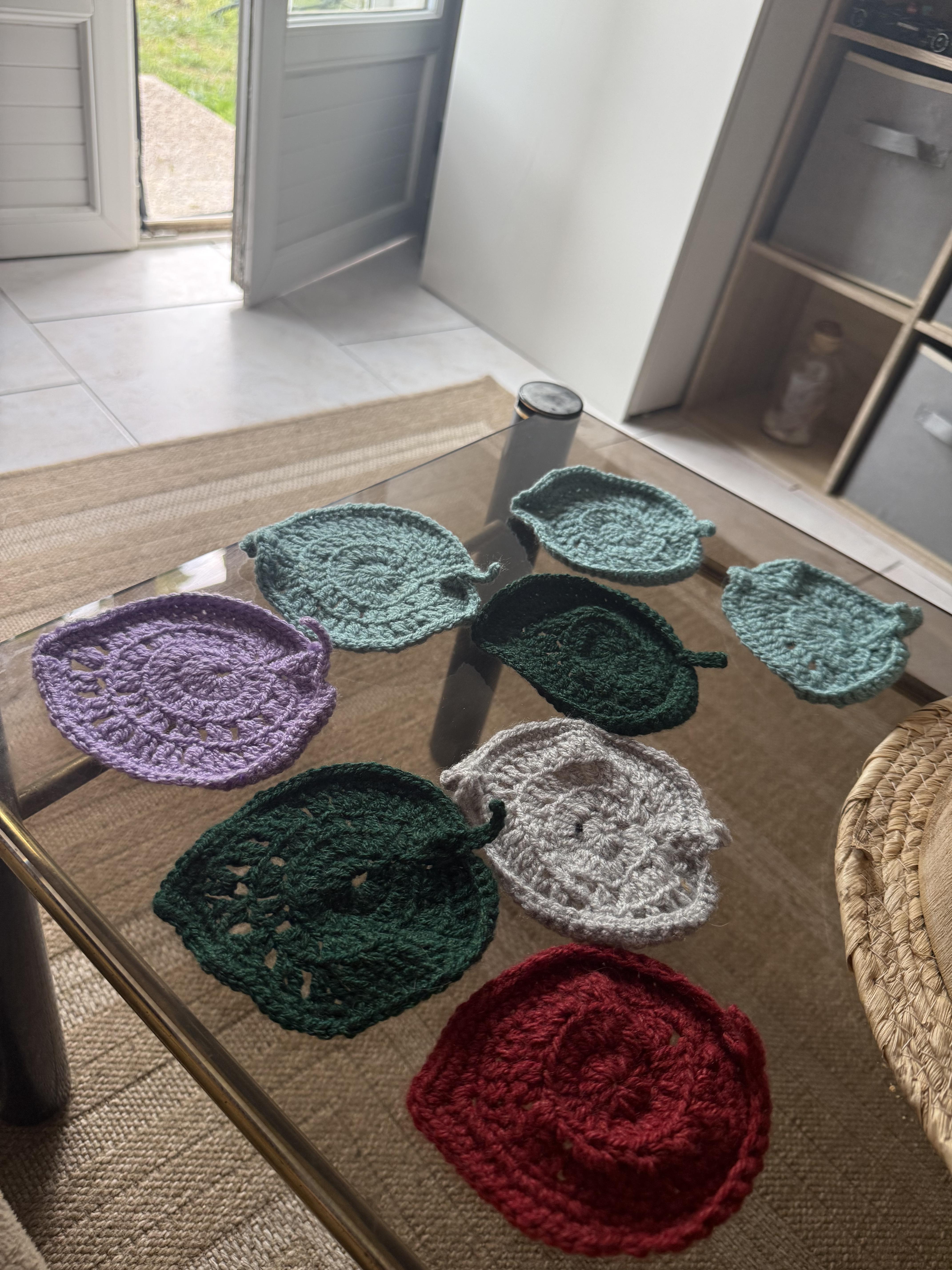 troc de troc lot 8 sous verres forme feuille image 0