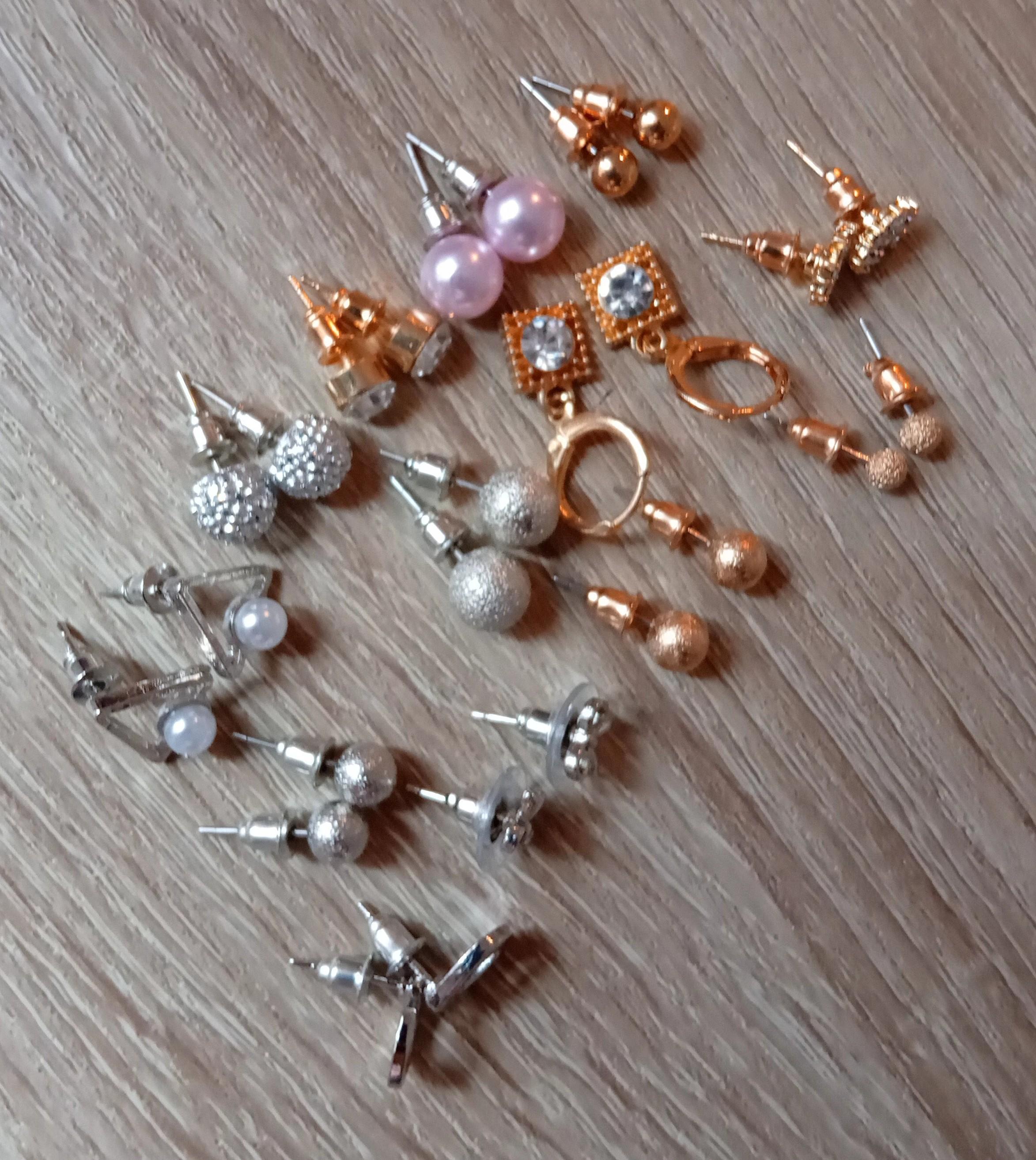 troc de troc reserver. lot de boucles d oreilles image 0