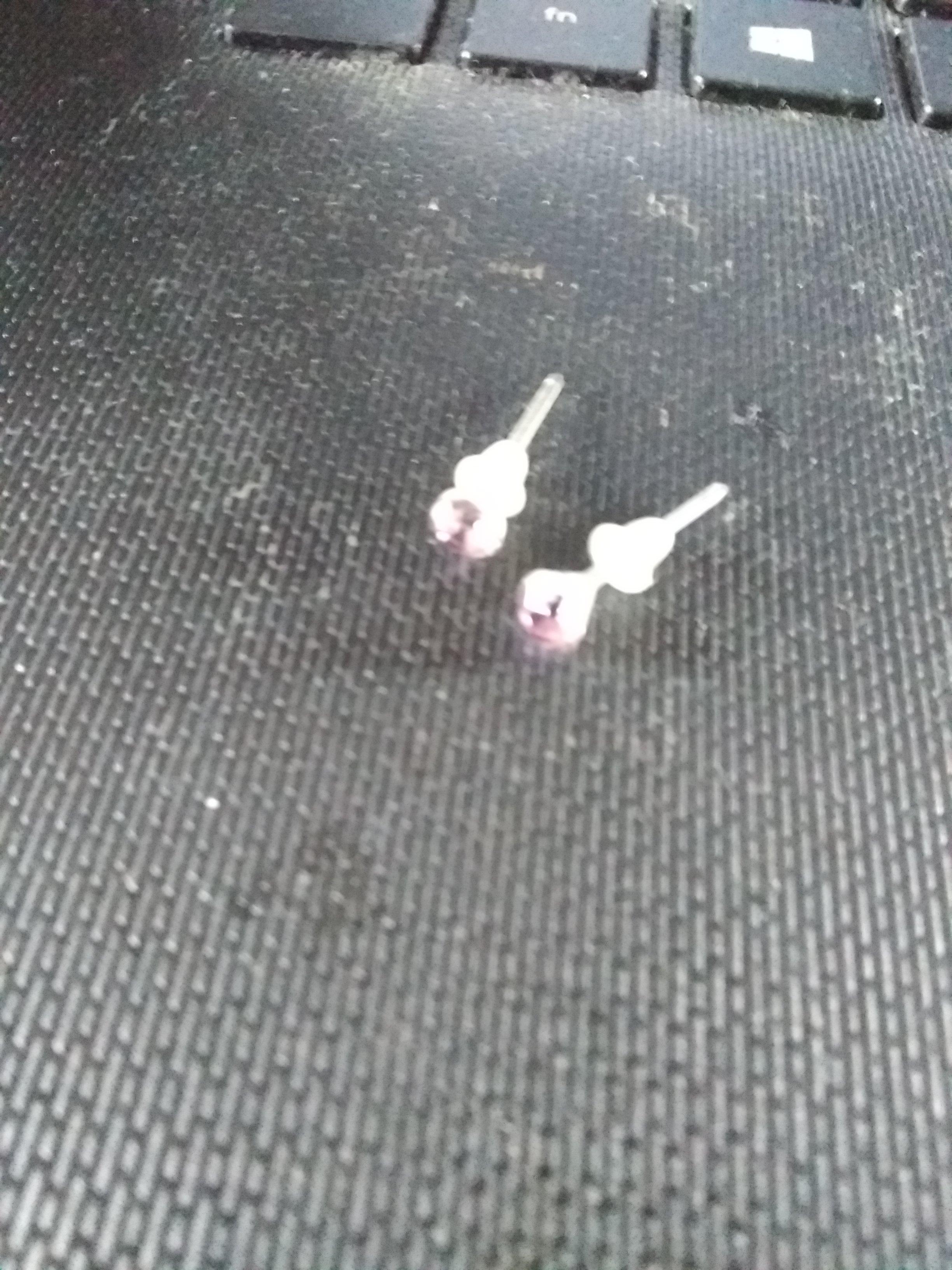 troc de troc boucle d oreille rose image 0