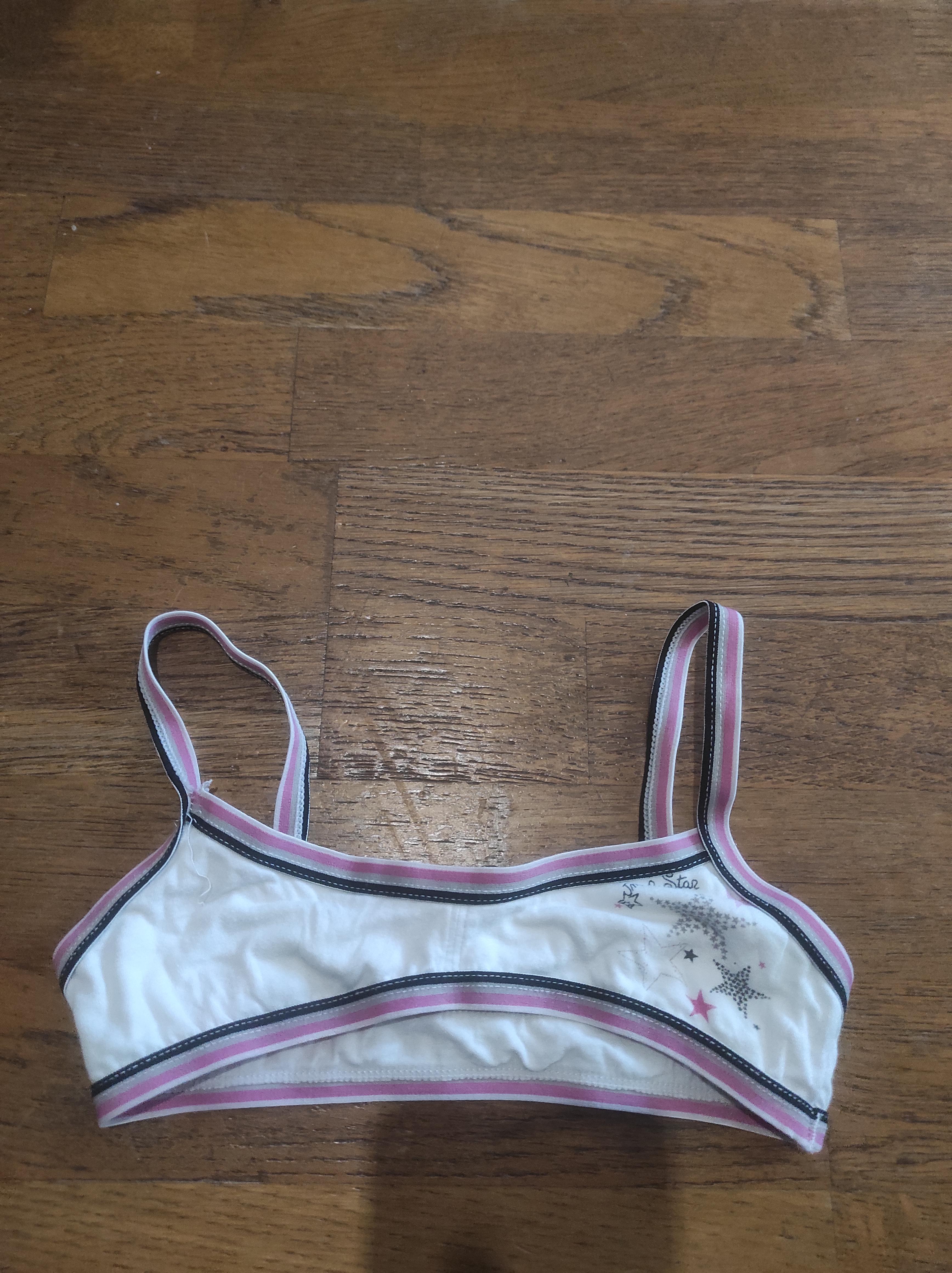 troc de troc brassière 6/8 ans image 0