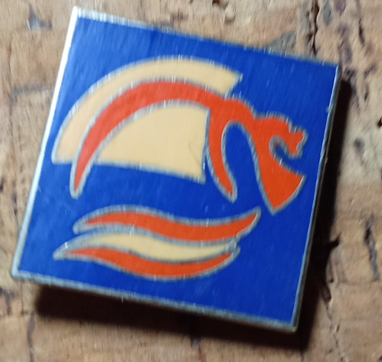troc de troc pin's avec attache image 0