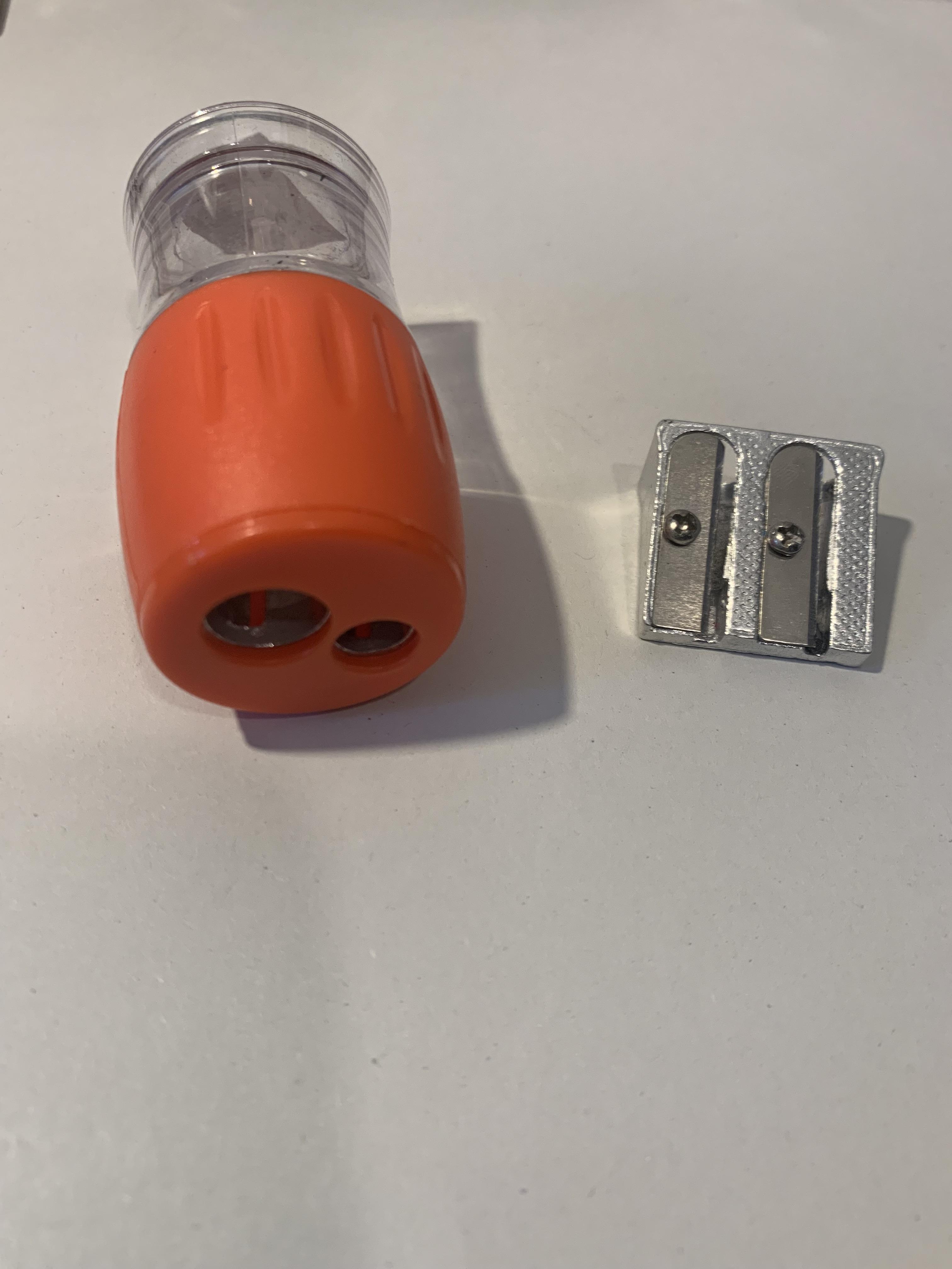 troc de troc deux. taille-crayons. image 0