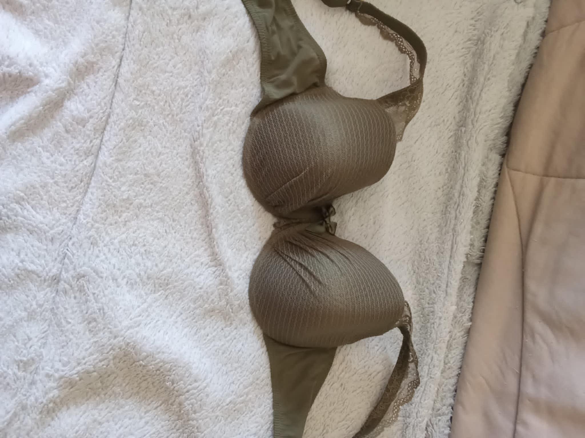 troc de troc soutien gorge  taille marque darjeeling  95 bonnet d  kaki comme image 0
