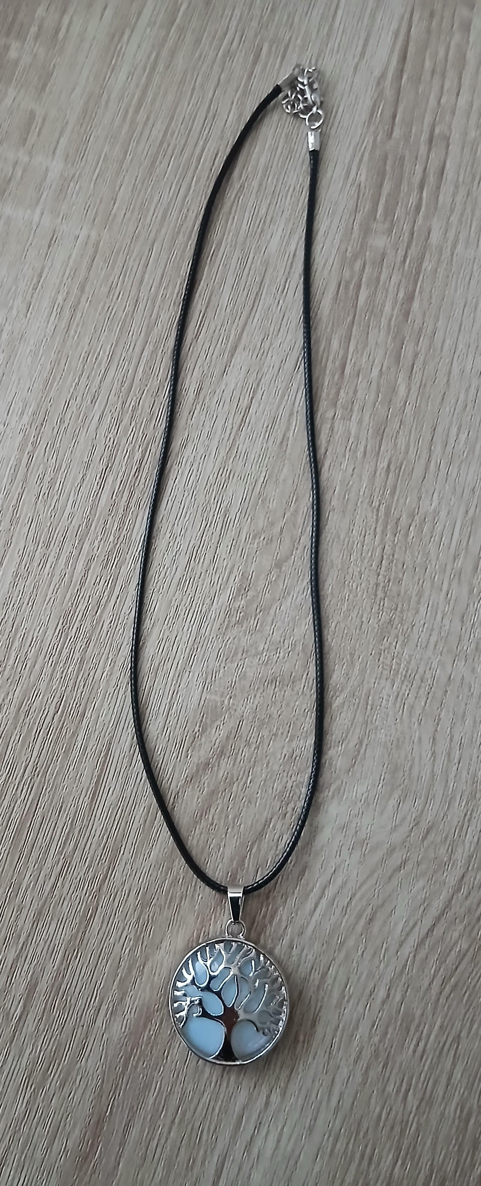 troc de troc reserver. collier femme " arbre de vie " image 0