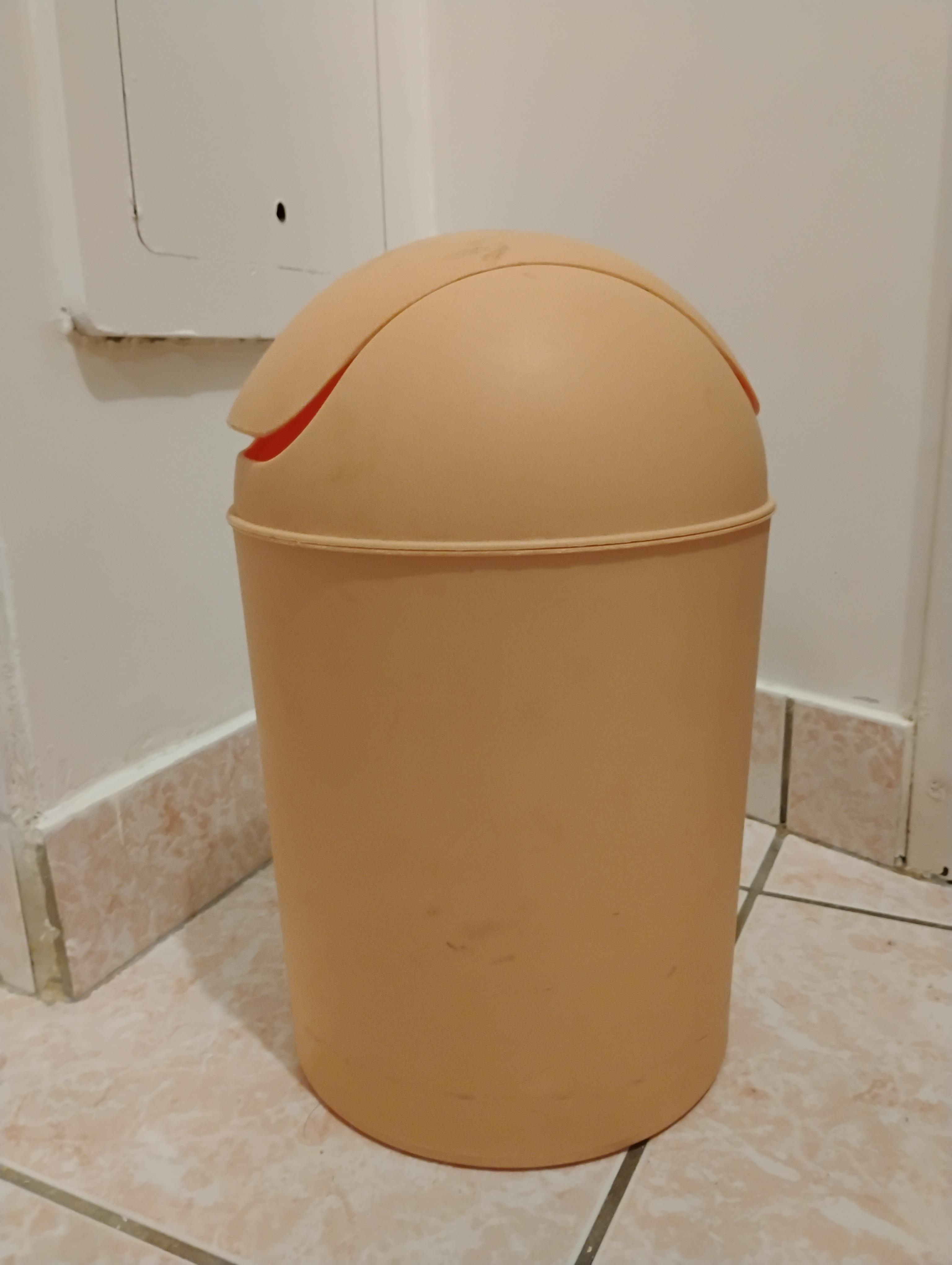 troc de troc petite poubelle image 0