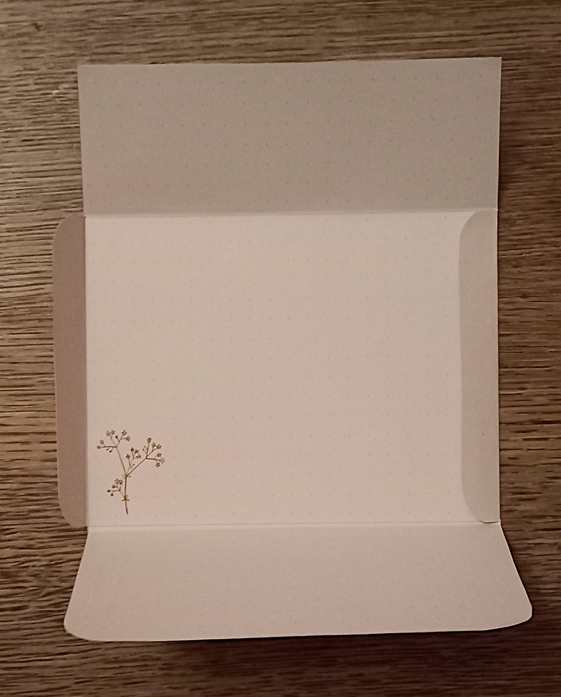 troc de troc enveloppe crème. image 1