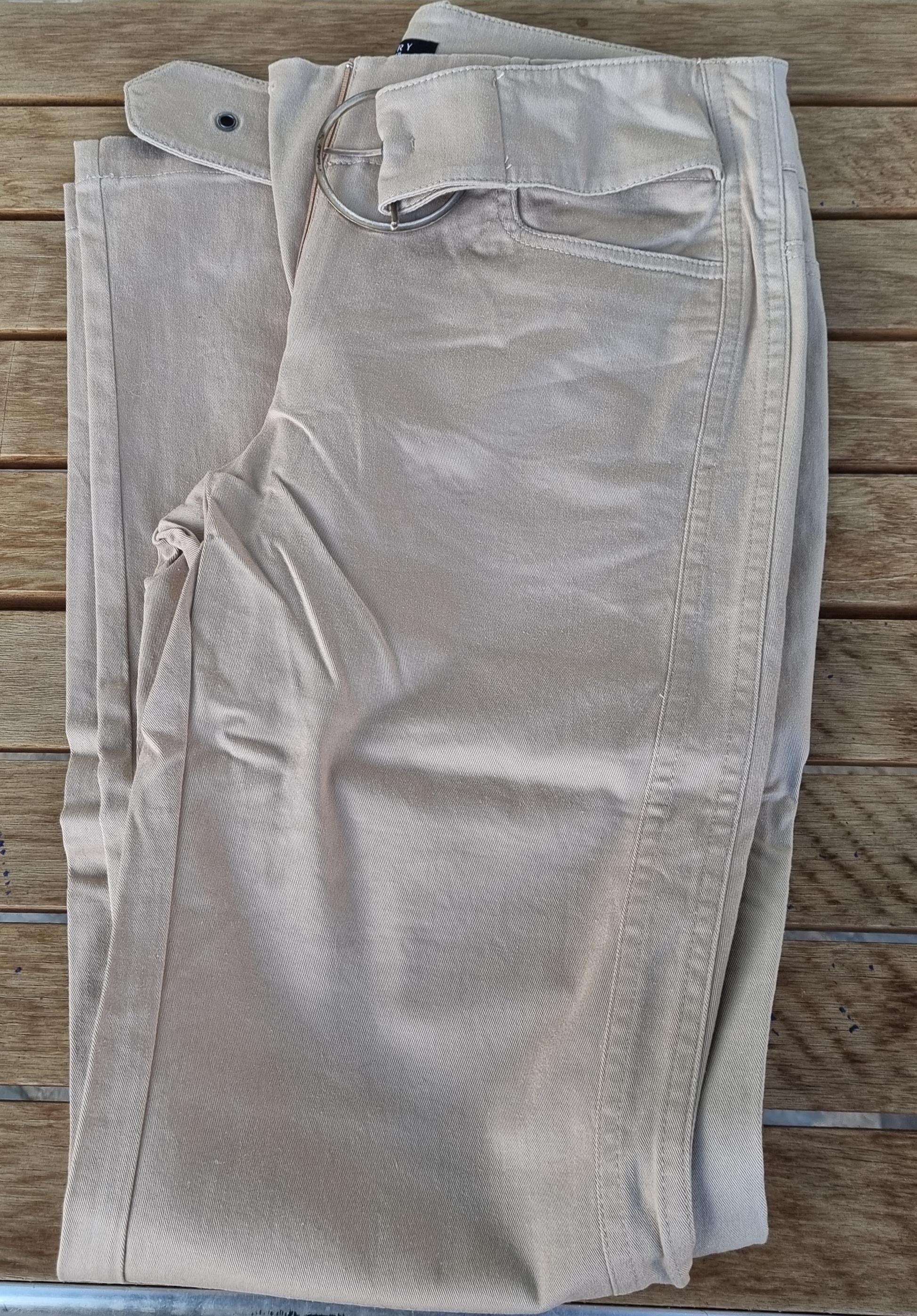 troc de troc pantalon beige avec ceinture image 1