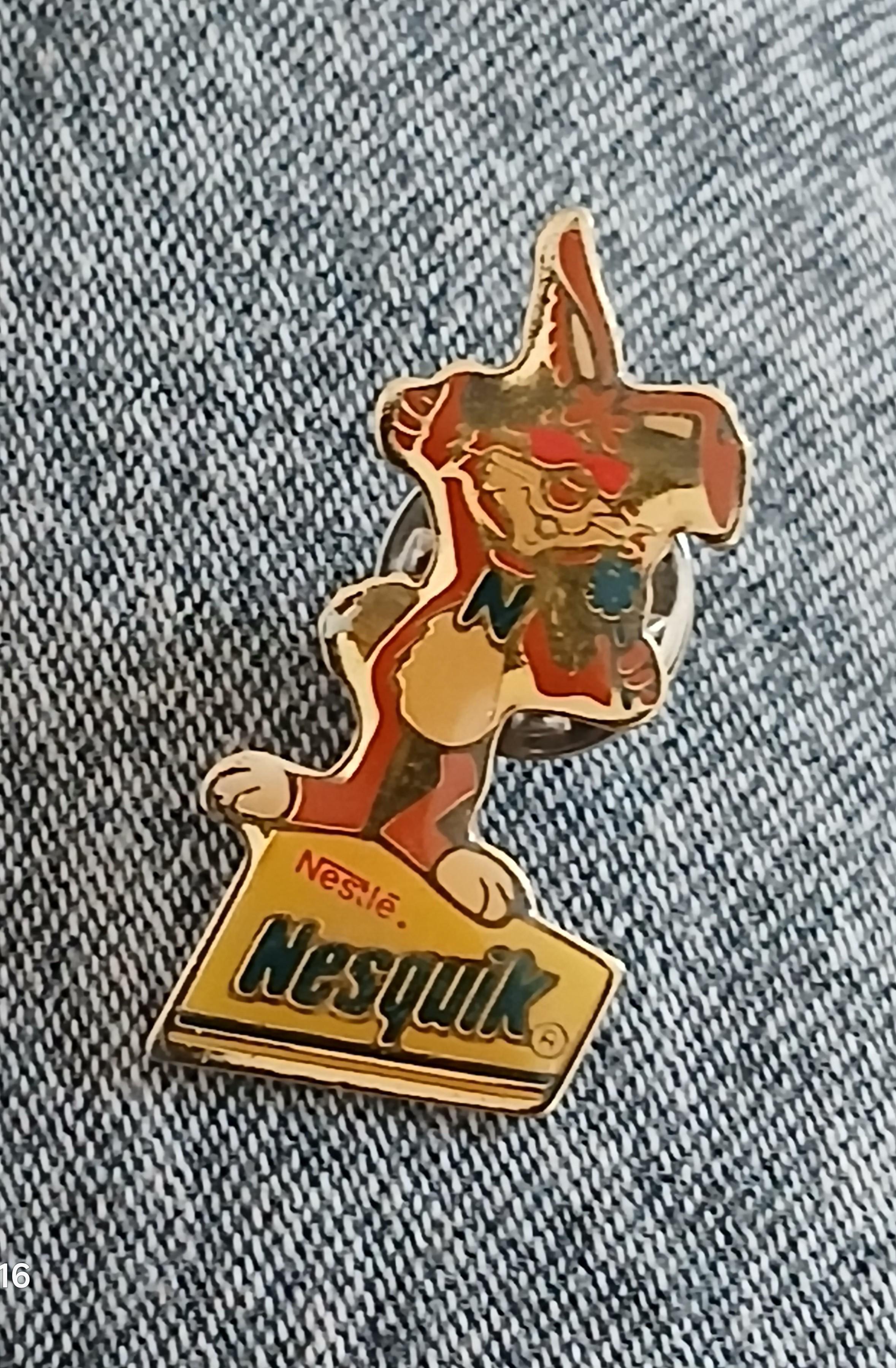 troc de troc reserver sophie  un pins image 0