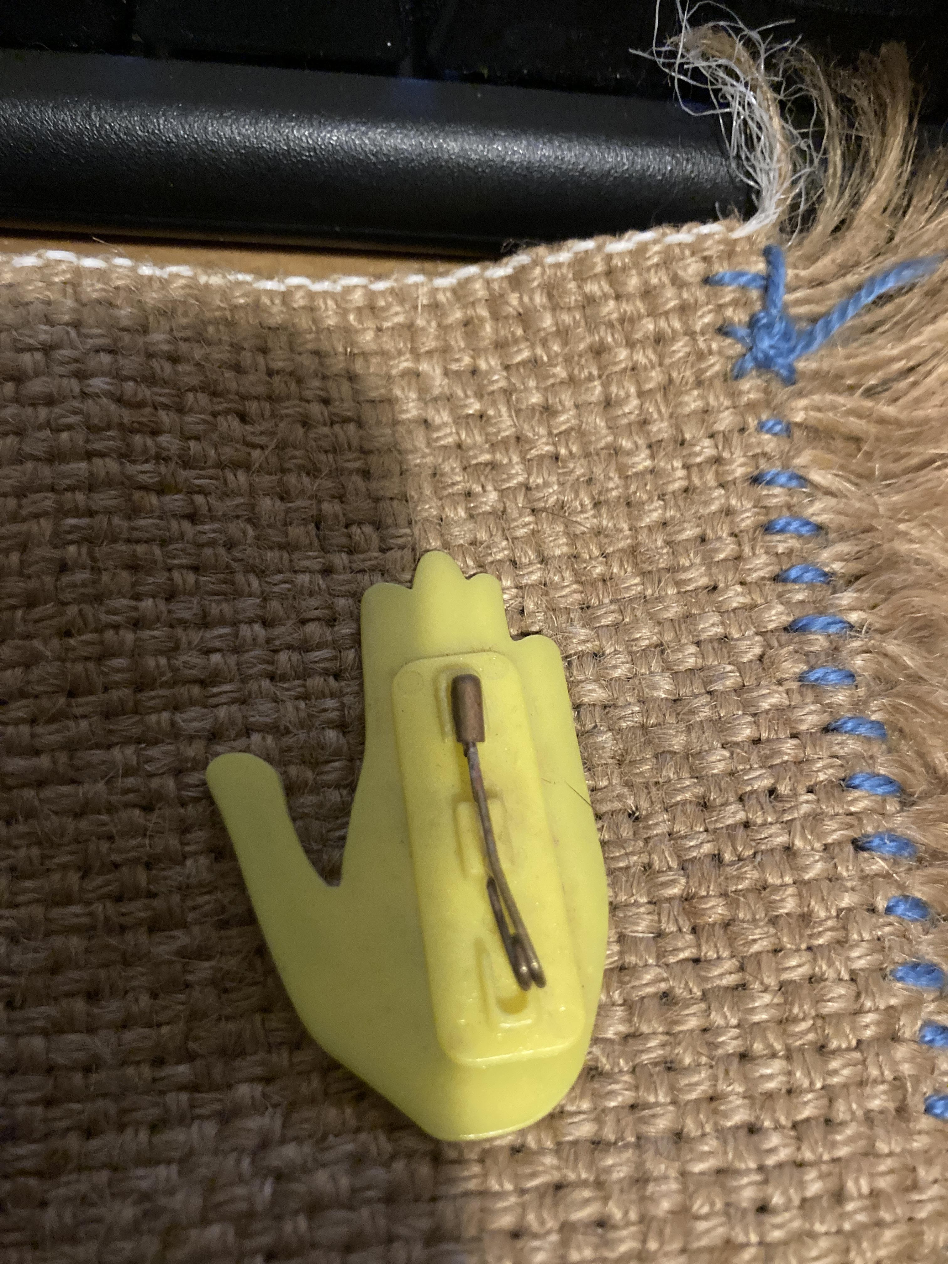 troc de troc badge touche pas à mon pote image 1