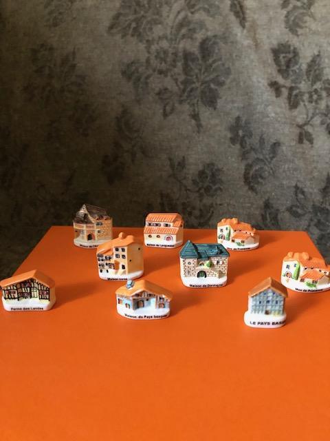 troc de troc (réservé) lot de 9 fèves régions image 0