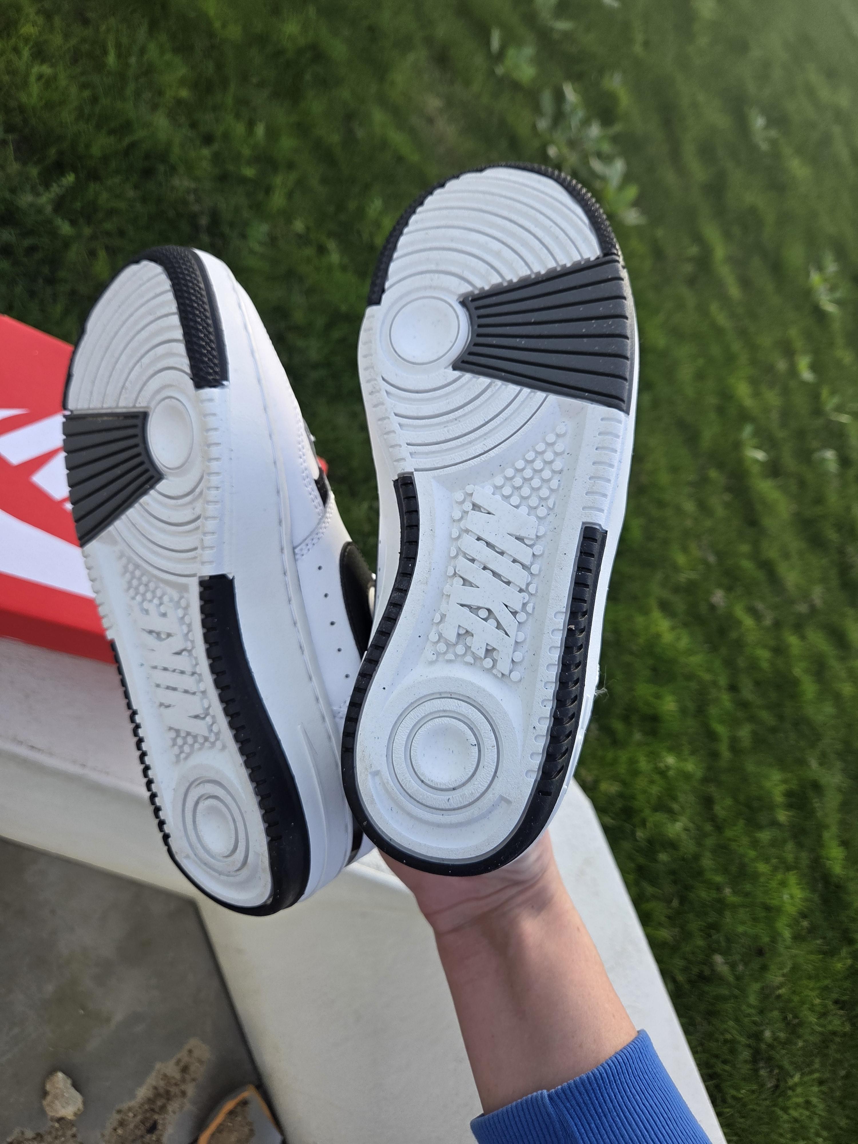 troc de troc basket nike collecrion 2025 neuve 36.5 yle air force one af1 dunk image 1