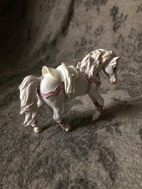 troc de troc figurine cheval blanc image 0