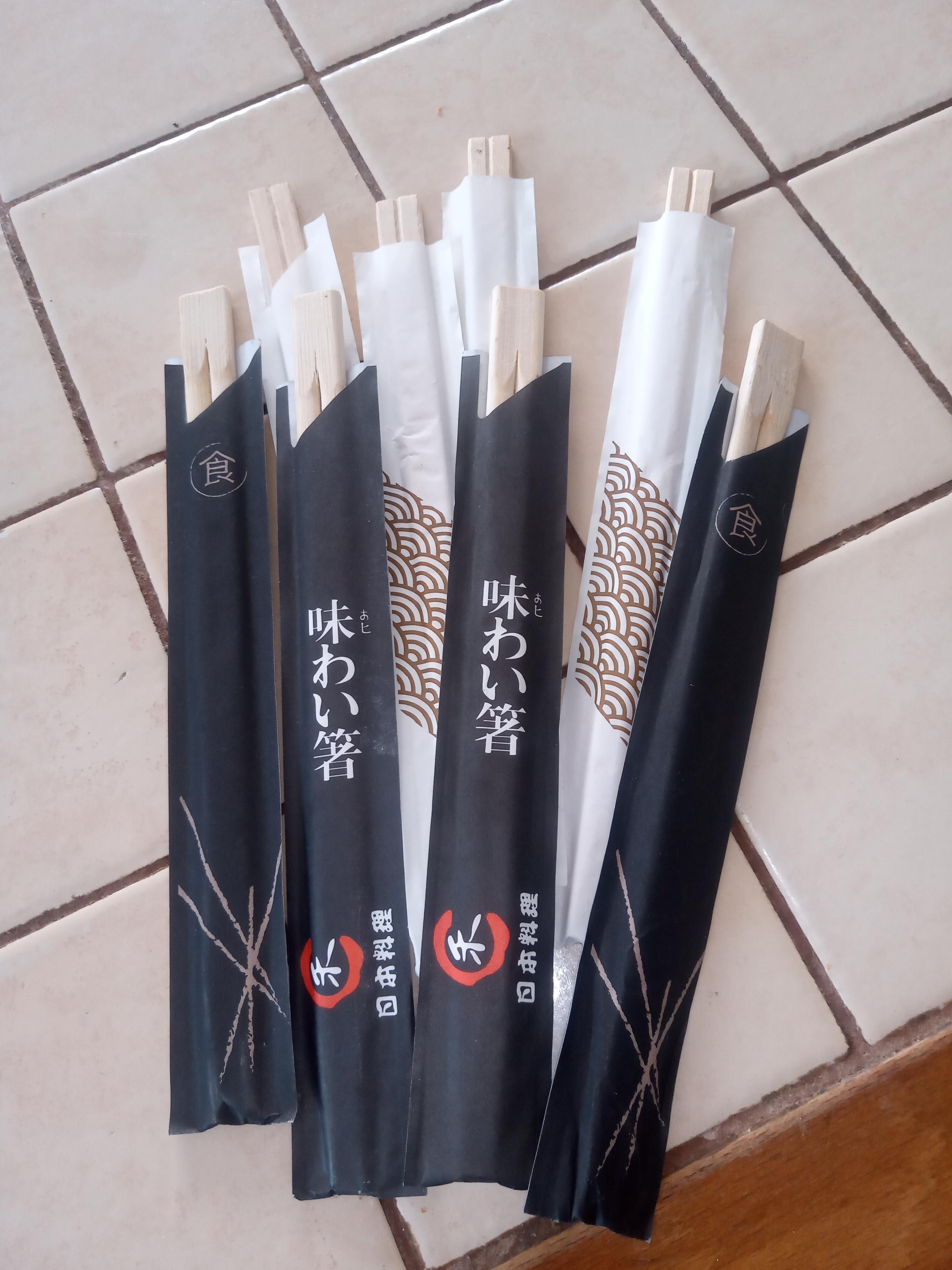 troc de troc 8paires de baguettes neuves et 16 autres image 0