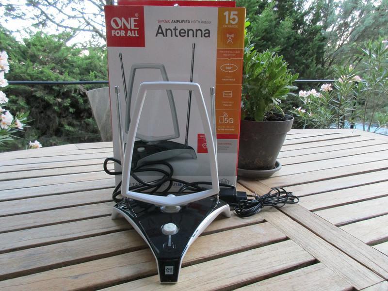 troc de troc antenne intérieure tnt dans sa boîte image 0