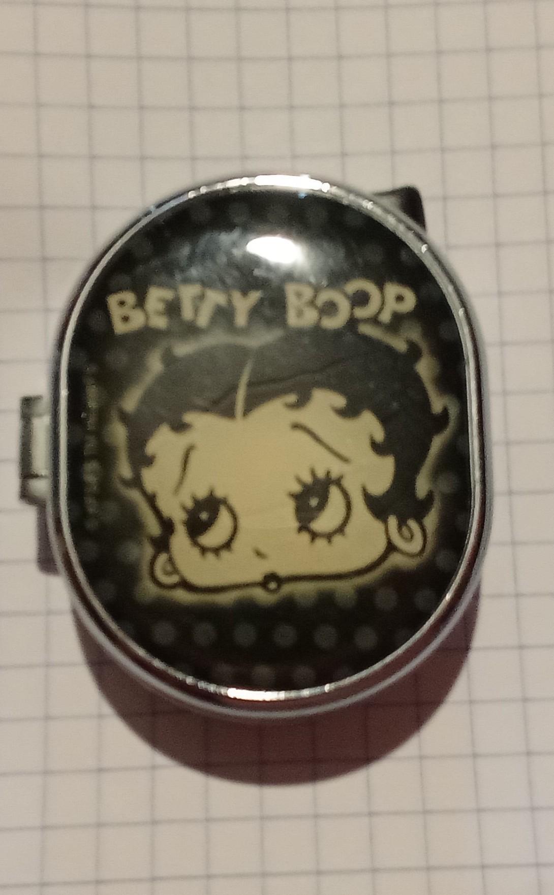troc de troc briquet betty boop année 1990 fonctionnel juste a remettre du gaz réservé fidjy image 0