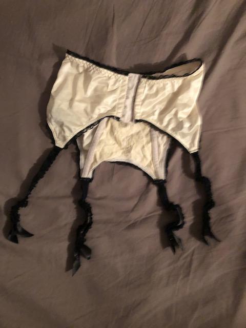 troc de troc (réservé) porte-jaretelle carina taille 1 image 1