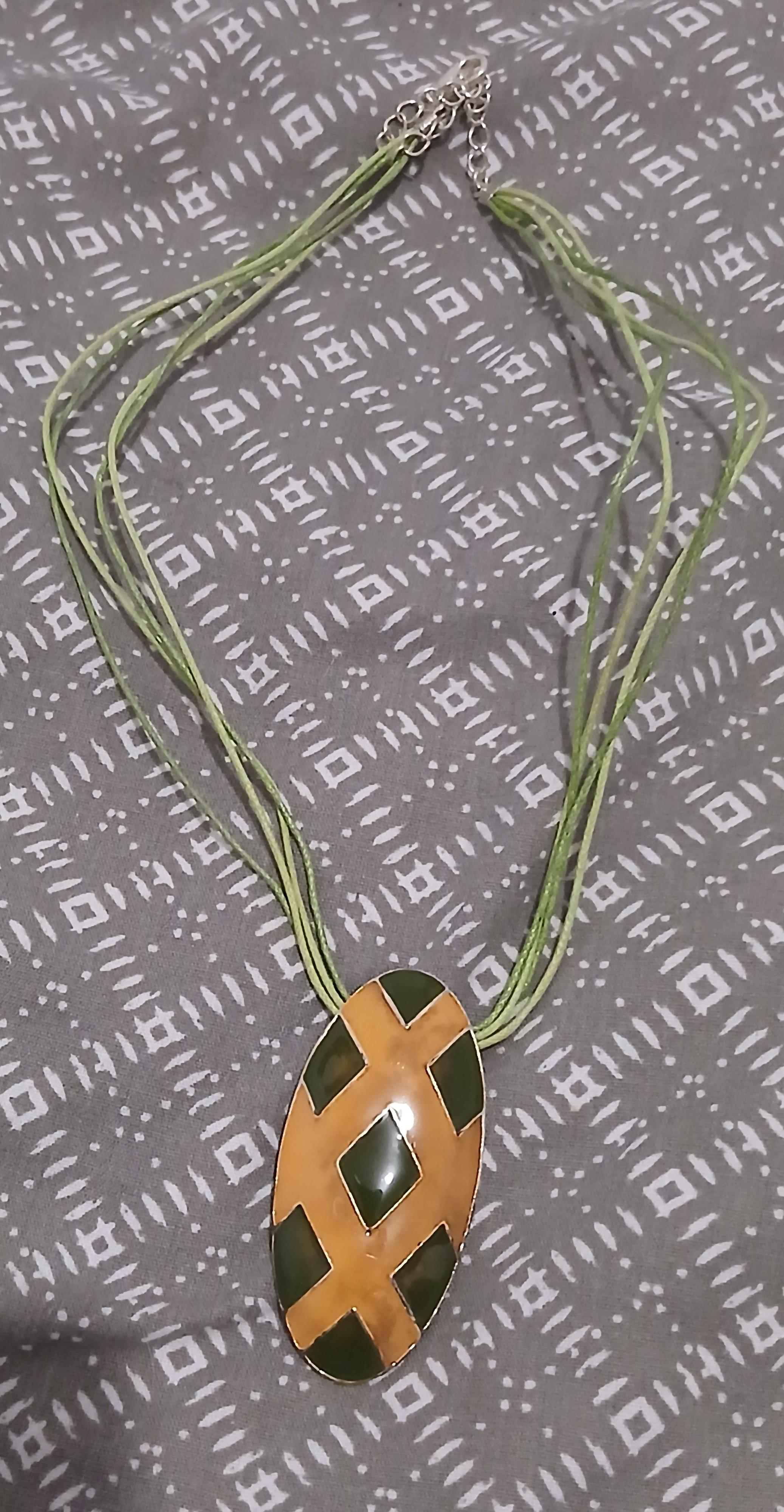 troc de troc collier femme image 0