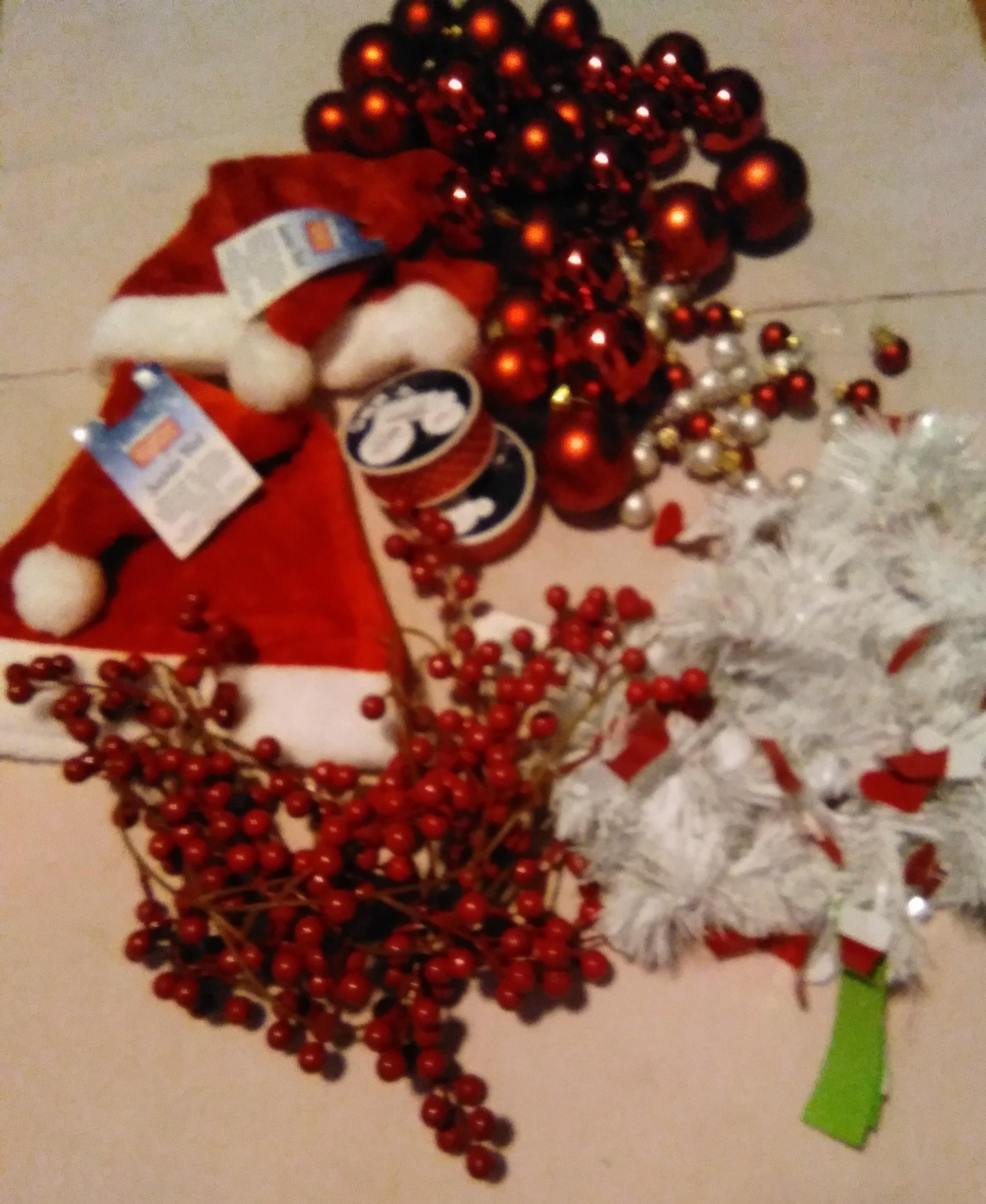 troc de troc reserve et envoyé lot déco noel, rouge et blanc, très bon état image 0