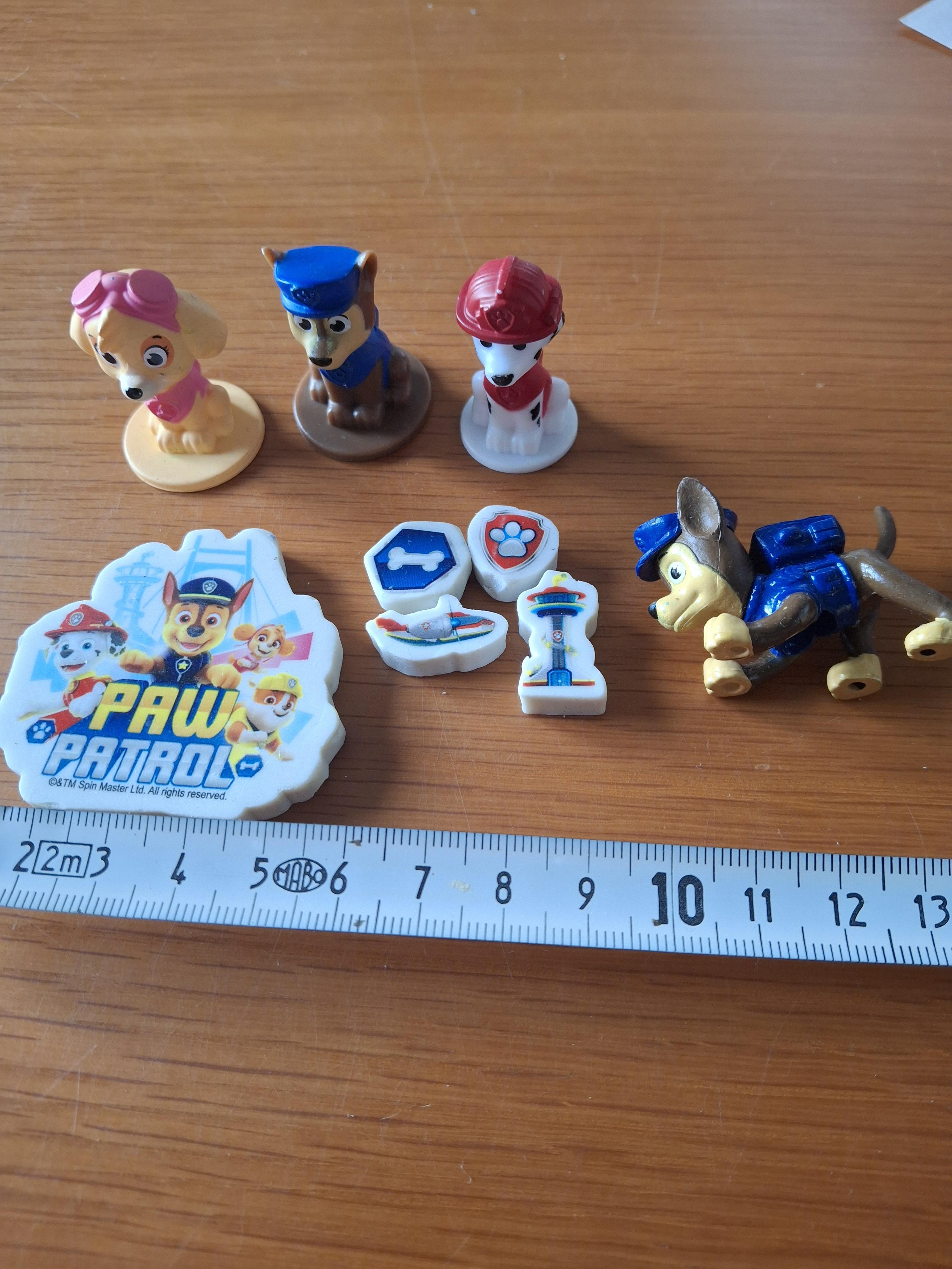 troc de troc lot petites gommes et figurines pat patrouille image 0