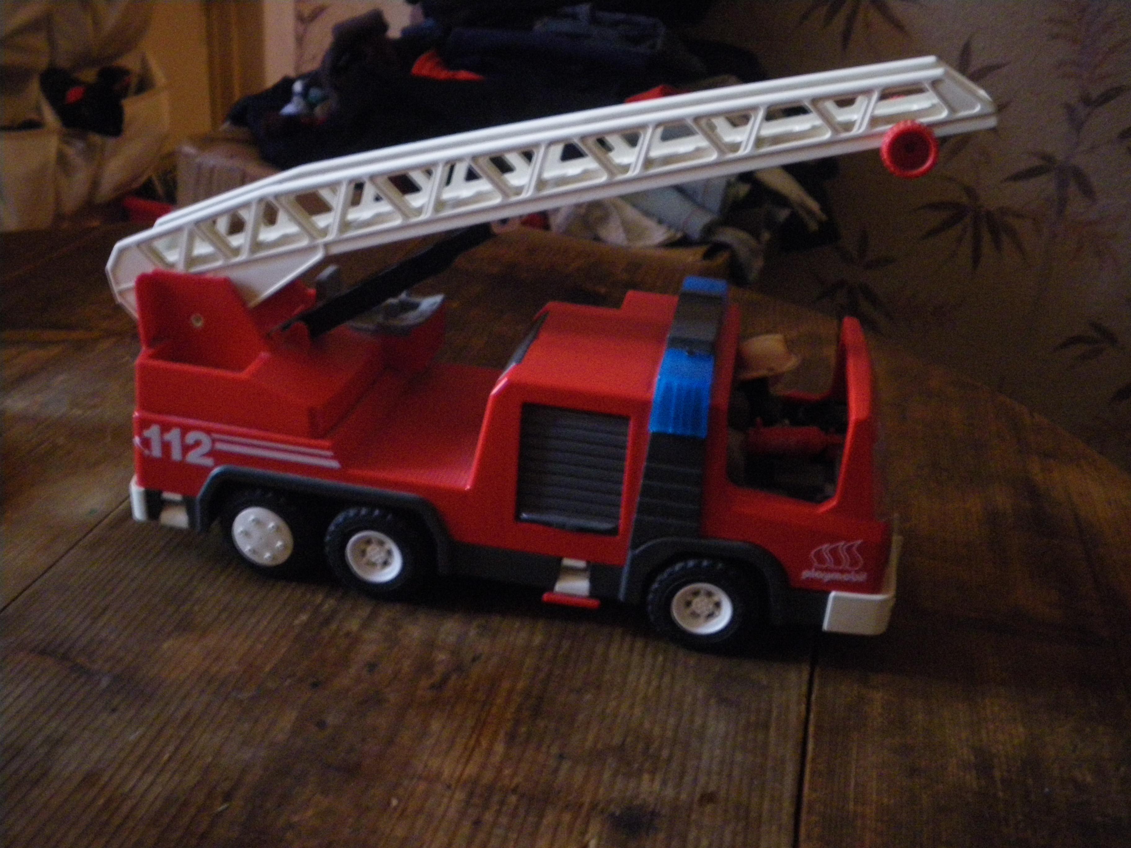 troc de troc camion de pompiers image 0