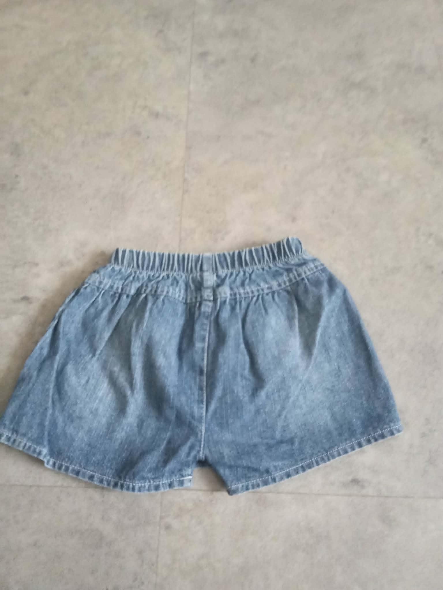 troc de troc jupe short en jeans marque loves tunes 1 an image 1