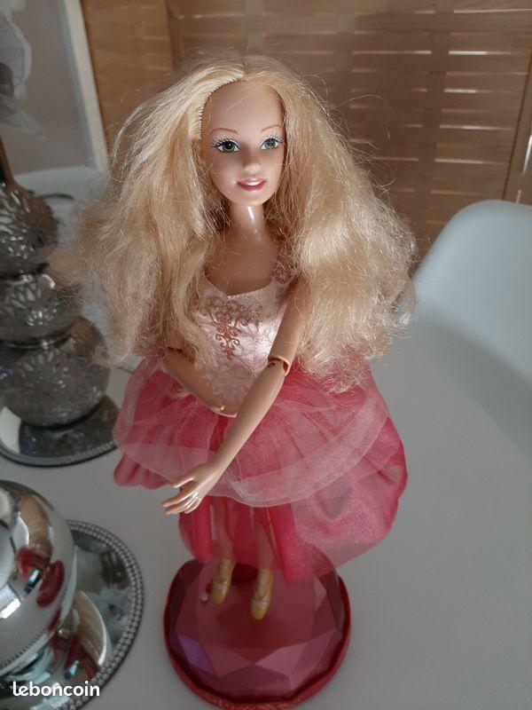 troc de troc poupée barbie danseuse image 0