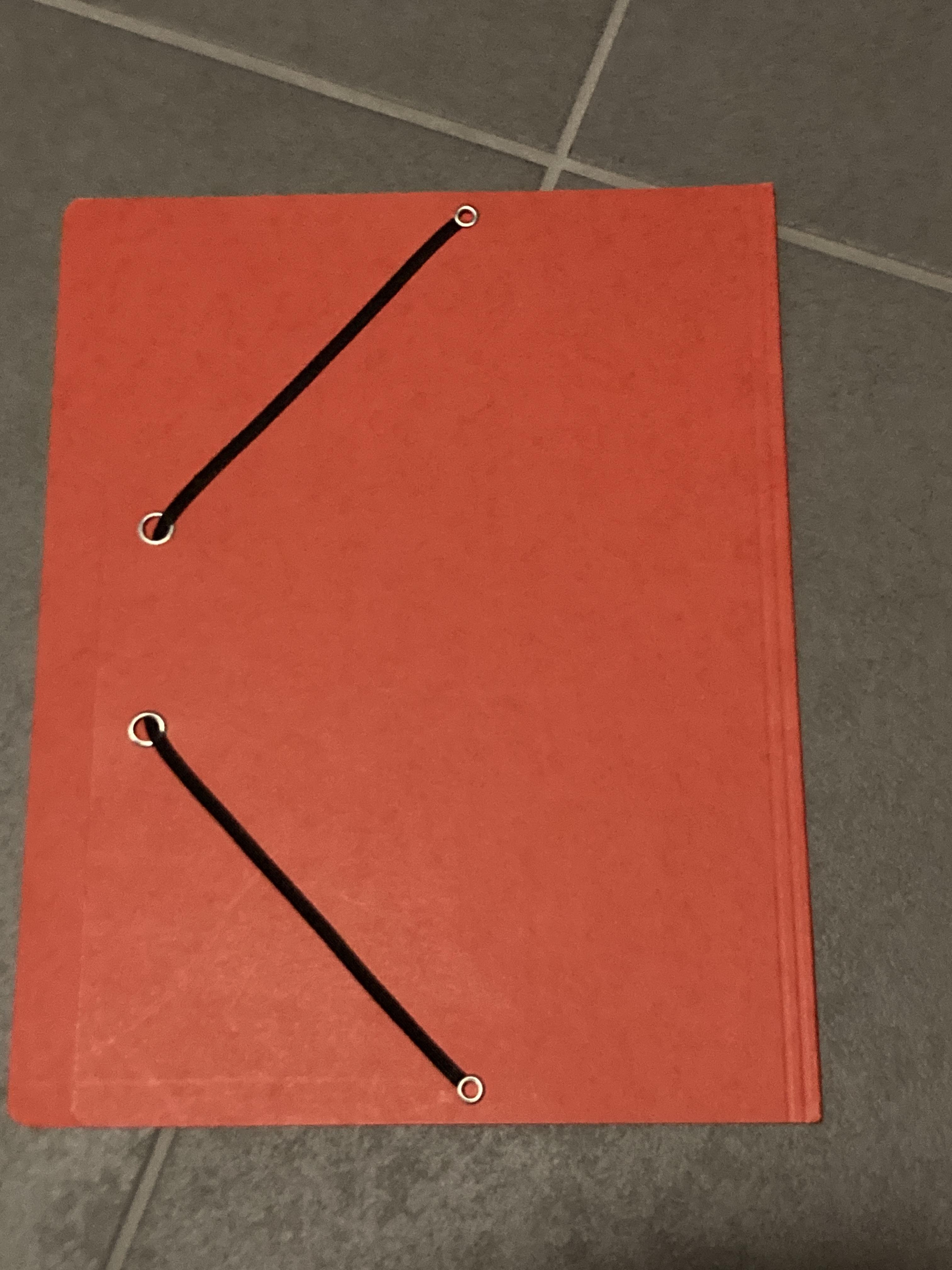 troc de troc chemise cartonnée a4 rouge avec élastiques image 1