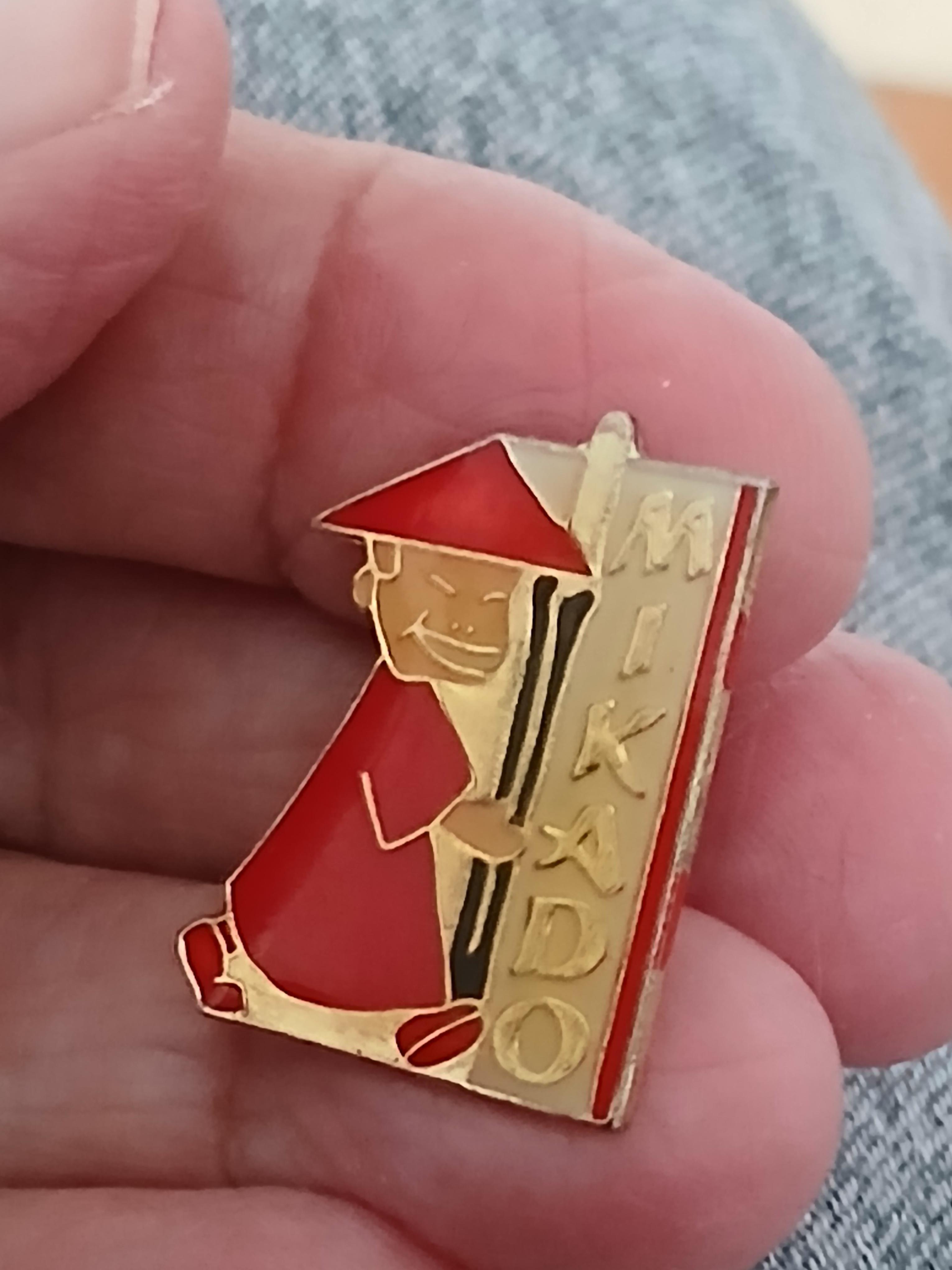 troc de troc un pins image 1