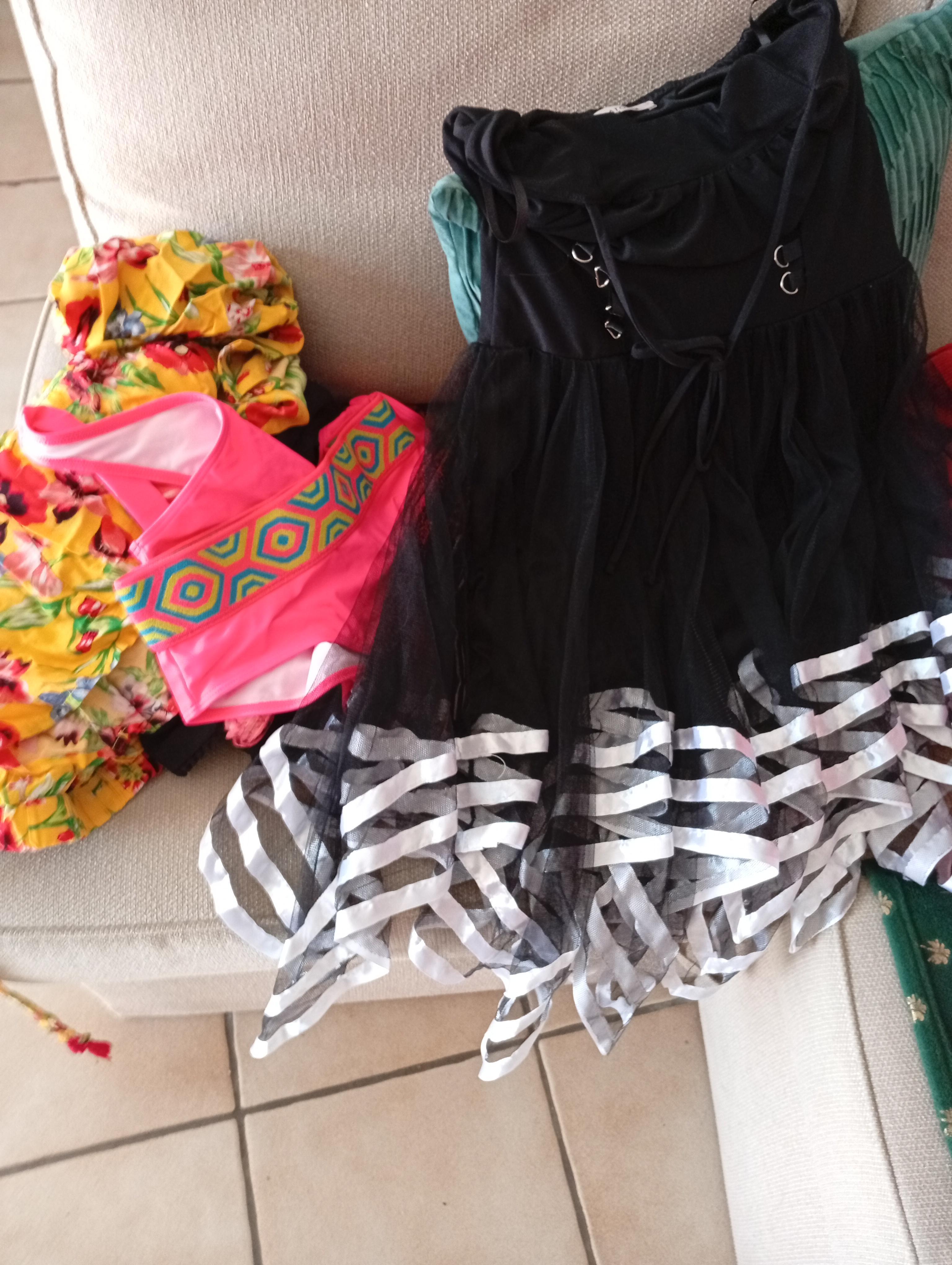 troc de troc lot de vêtements femme image 0