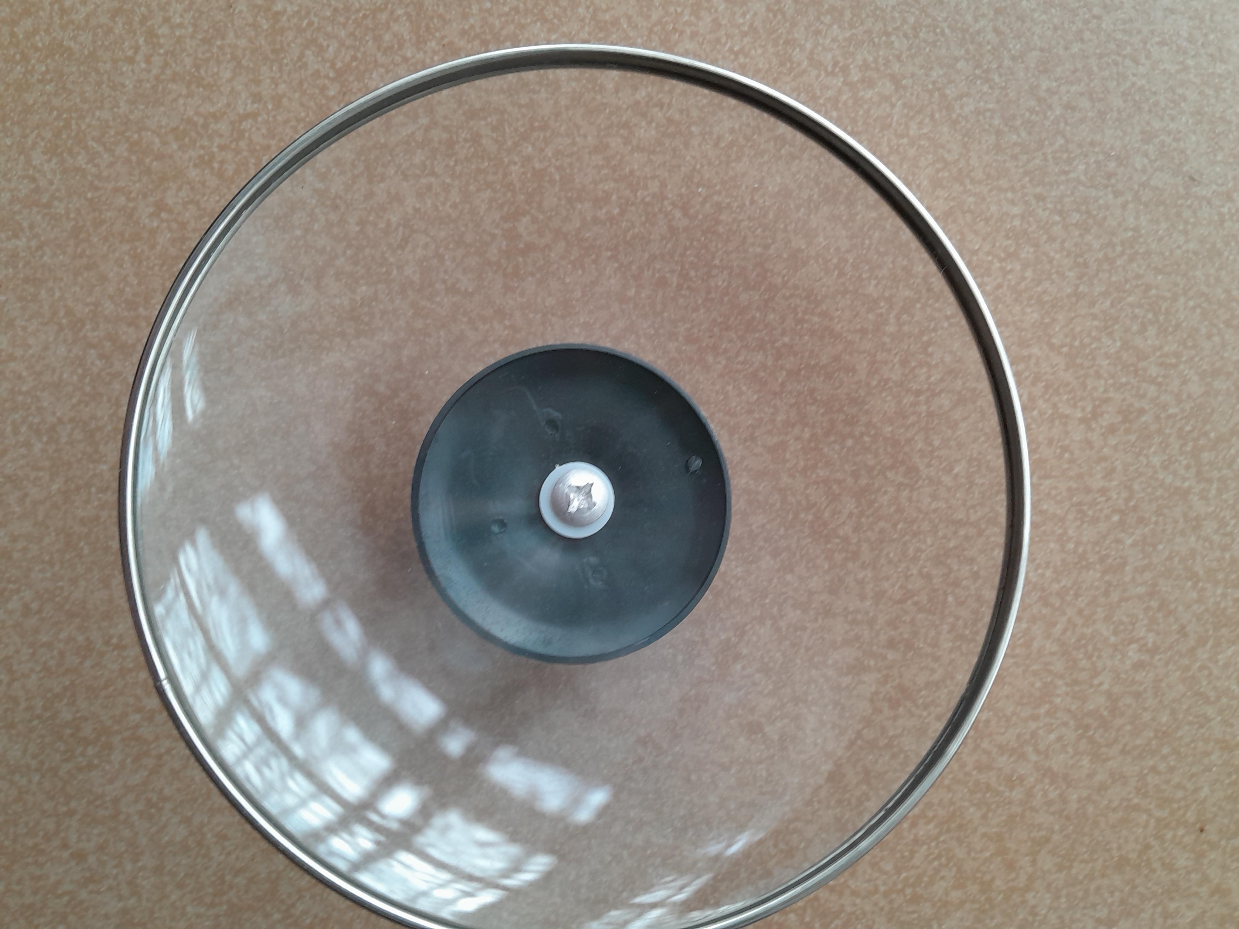 troc de troc reservee couvercle en verre très bon etat image 0