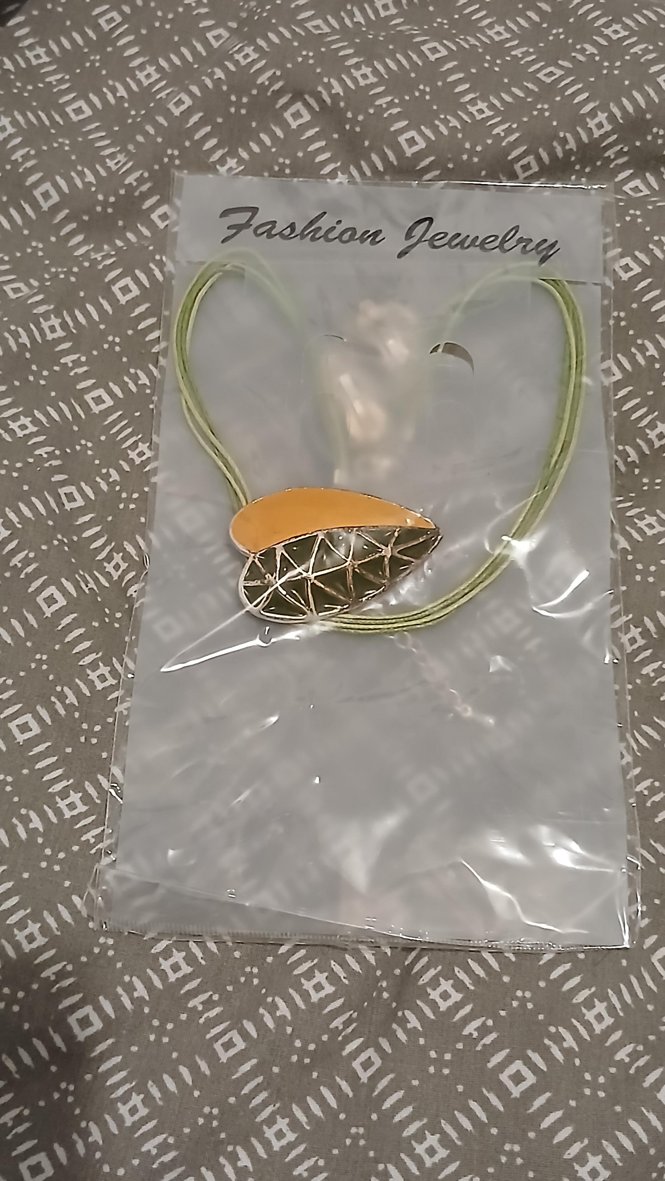 troc de troc reserver divers troc  collier femme image 0