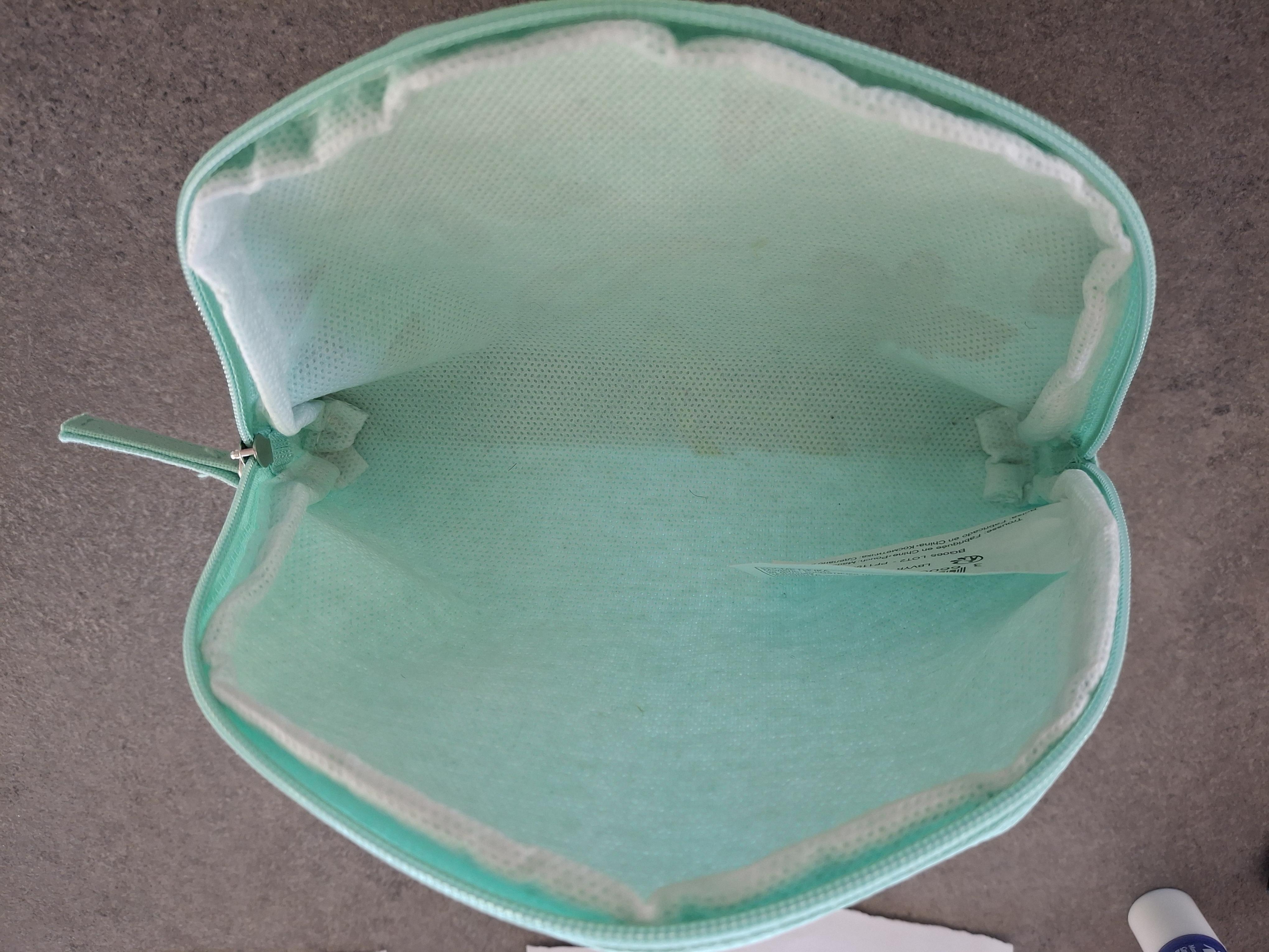 troc de troc petite trousse de toilette neuve image 1