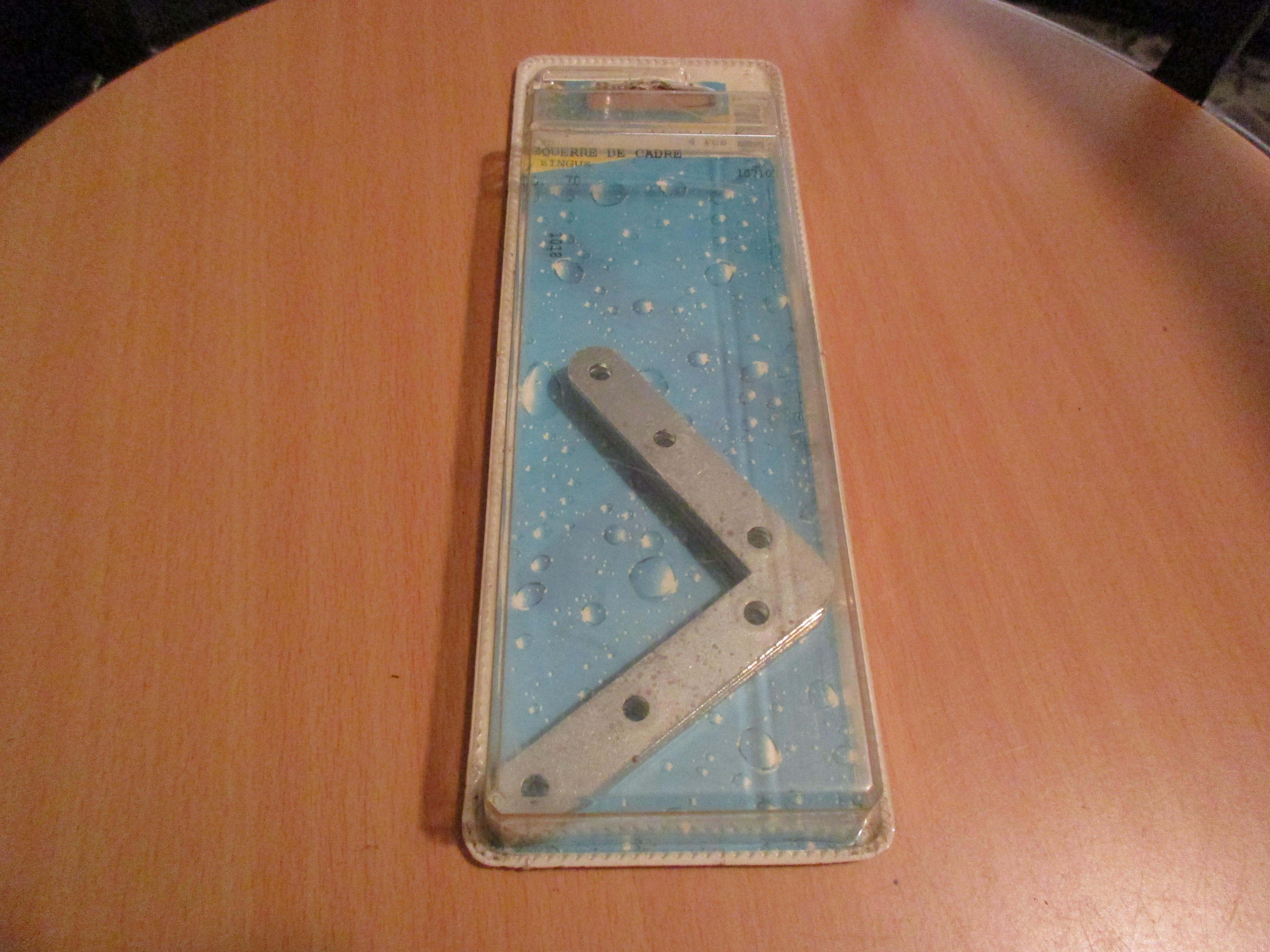 troc de troc 2 éme boîte,4 équerres image 1
