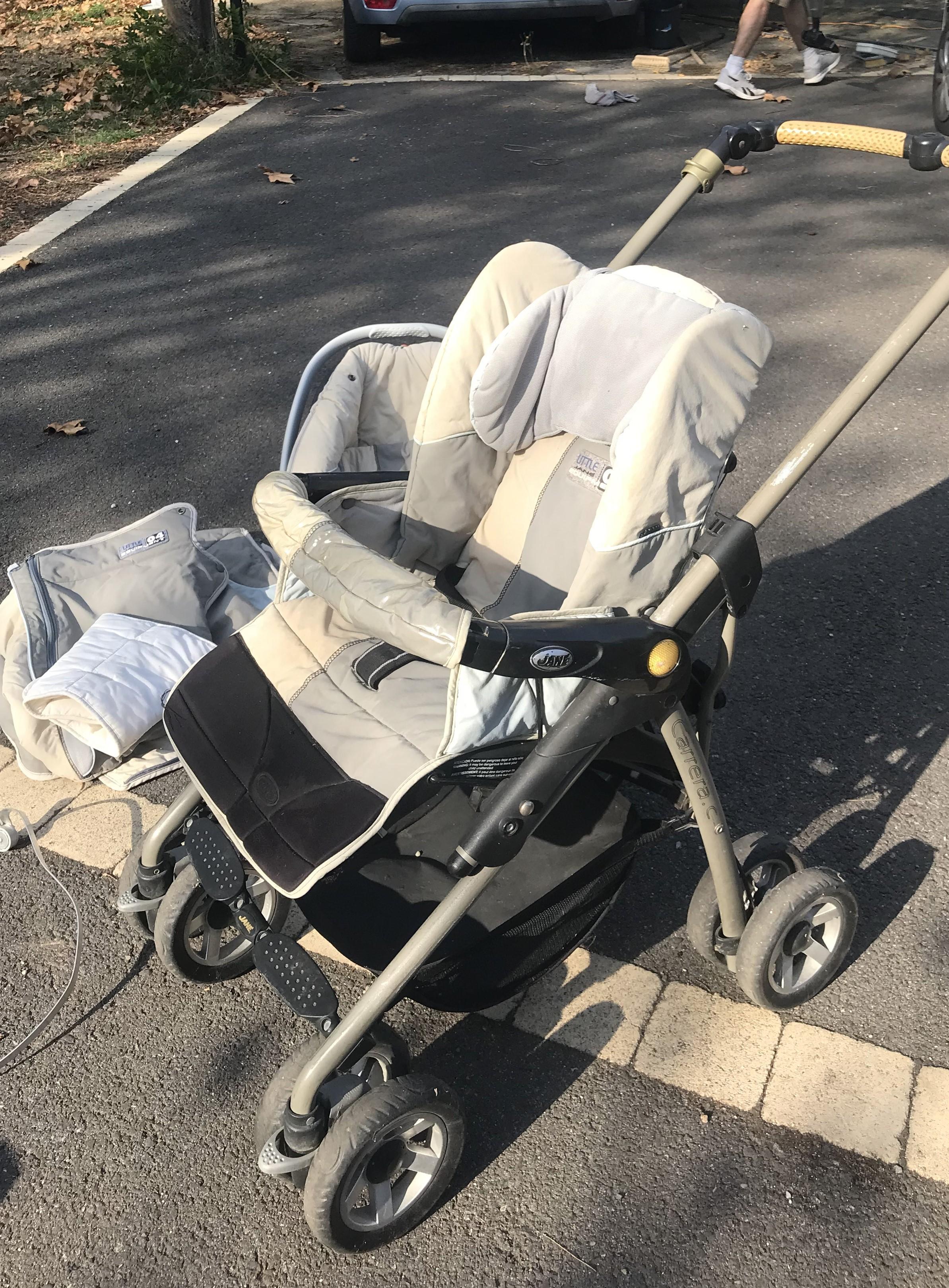 troc de troc poussette jané, cosy, et tout son matériel image 0