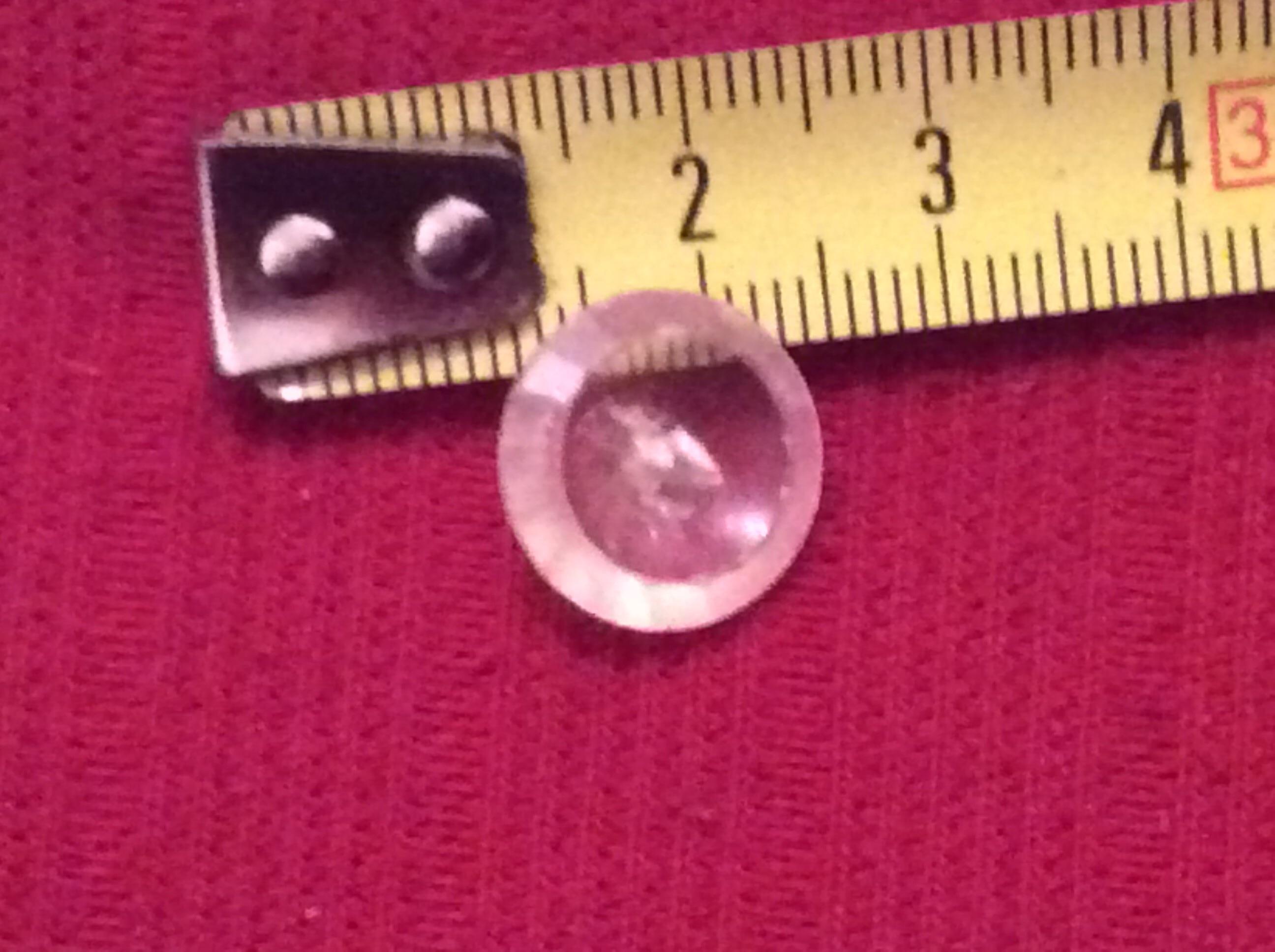 troc de troc vieux bouton plastique 1,5cm de la travailleuse de ma grand-mère image 0