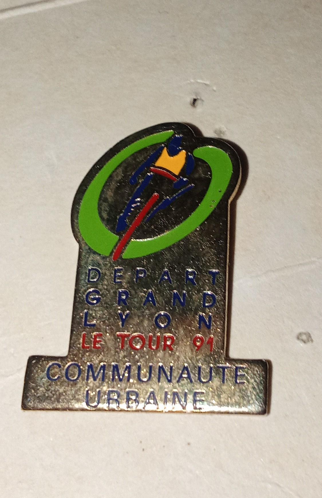 troc de troc pin's avec attache image 0